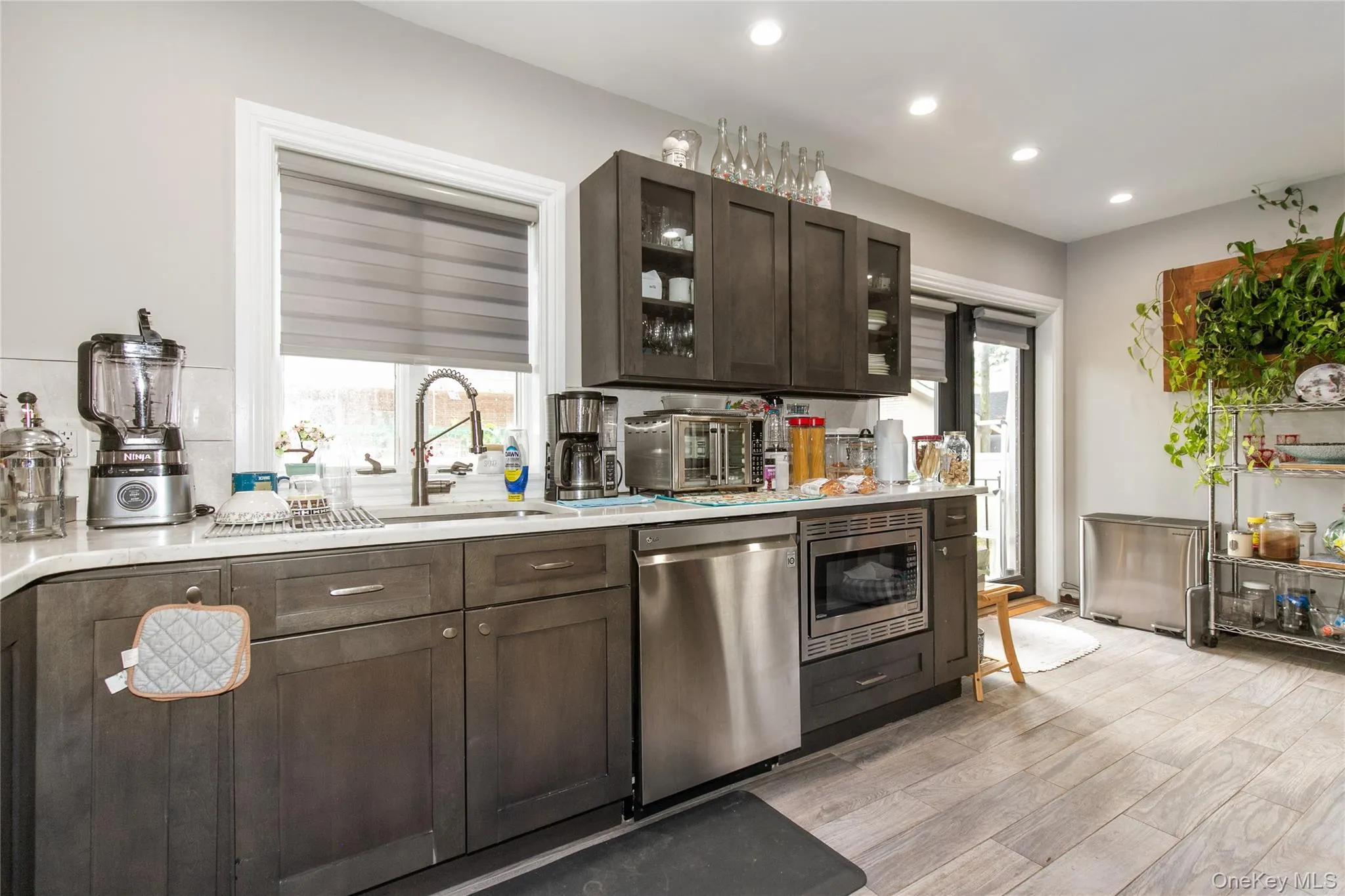 8015 Little Neck Parkway, New York, NY, 5 Bedrooms Bedrooms, 10 Rooms Rooms,4 BathroomsBathrooms,Residential,For Rent,Little Neck,0,1022700 8015 Little Neck Parkway, New York, NY, 5 Bedrooms Bedrooms, 10 Rooms Rooms,4 BathroomsBathrooms,Residential,For Rent,Little Neck,0,1022700