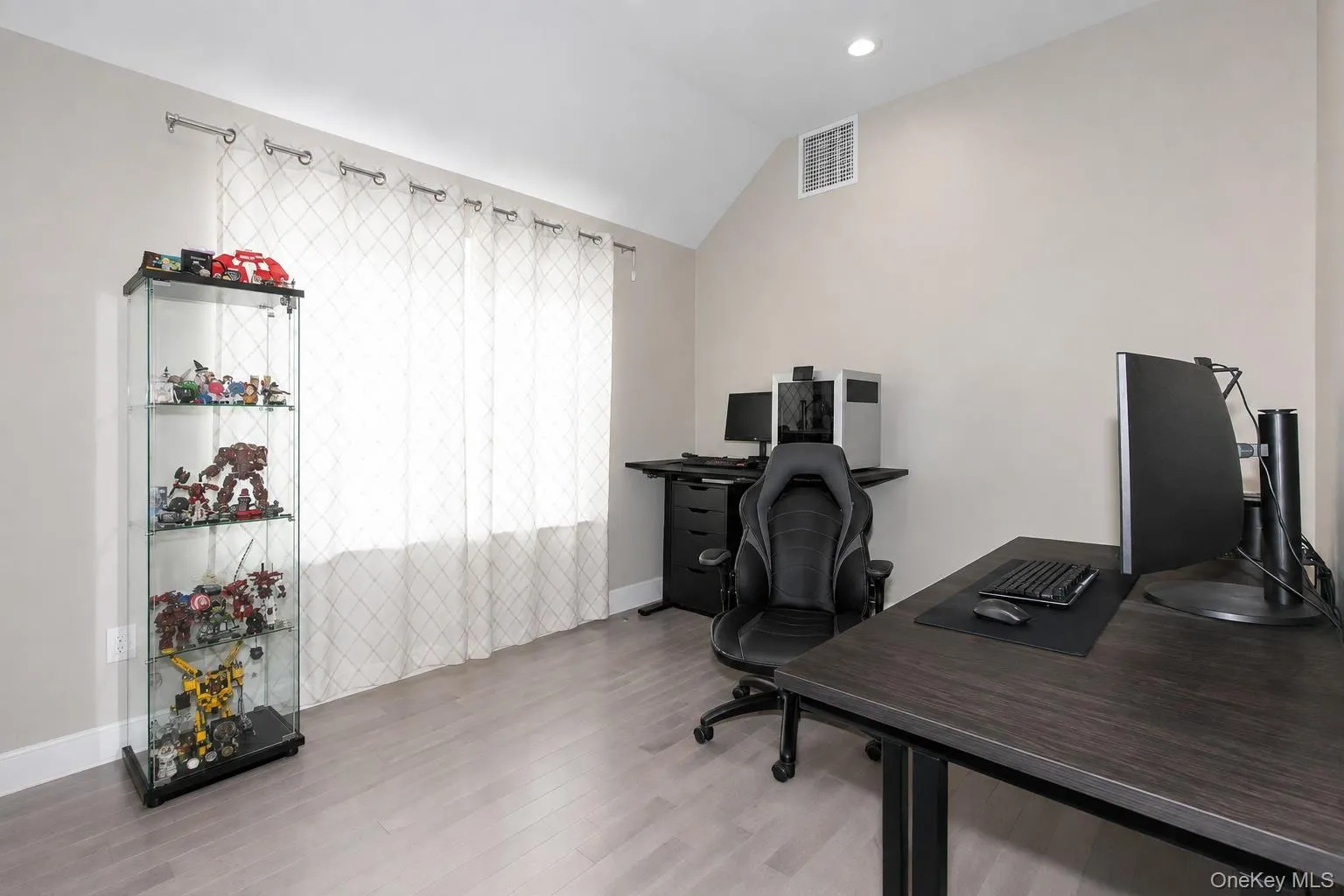 8015 Little Neck Parkway, New York, NY, 5 Bedrooms Bedrooms, 10 Rooms Rooms,4 BathroomsBathrooms,Residential,For Rent,Little Neck,0,1022700 8015 Little Neck Parkway, New York, NY, 5 Bedrooms Bedrooms, 10 Rooms Rooms,4 BathroomsBathrooms,Residential,For Rent,Little Neck,0,1022700