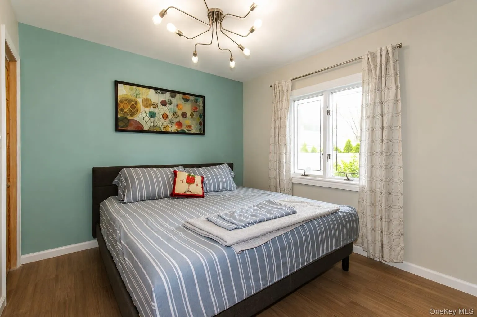 8015 Little Neck Parkway, New York, NY, 5 Bedrooms Bedrooms, 10 Rooms Rooms,4 BathroomsBathrooms,Residential,For Rent,Little Neck,0,1022700 8015 Little Neck Parkway, New York, NY, 5 Bedrooms Bedrooms, 10 Rooms Rooms,4 BathroomsBathrooms,Residential,For Rent,Little Neck,0,1022700