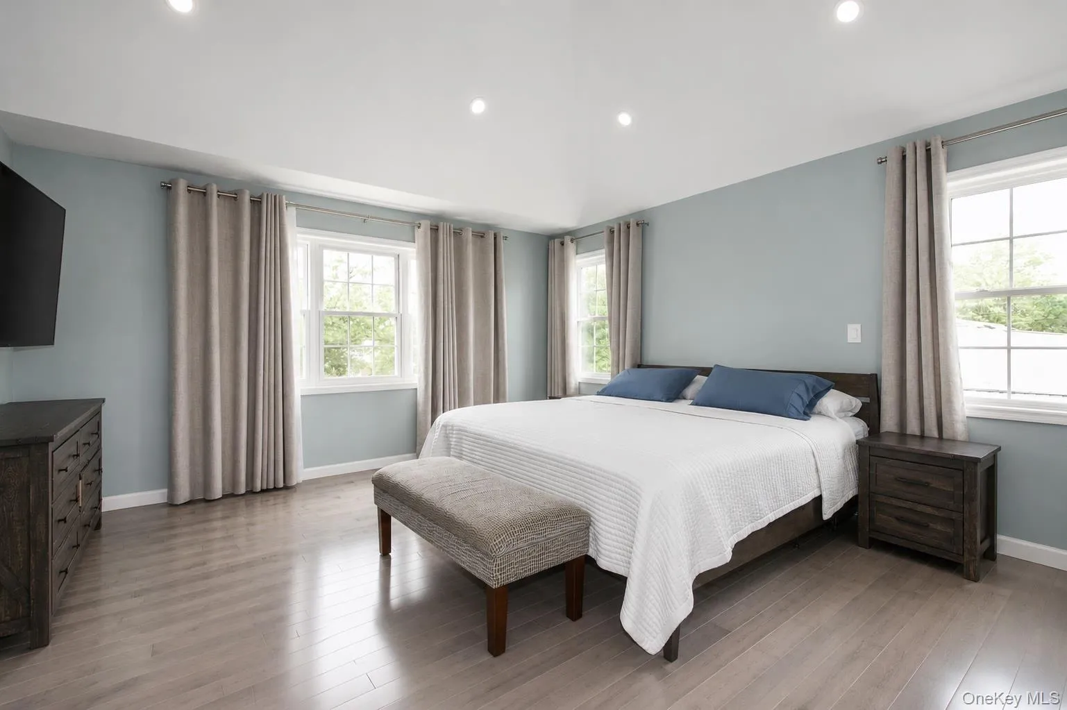 8015 Little Neck Parkway, New York, NY, 5 Bedrooms Bedrooms, 10 Rooms Rooms,4 BathroomsBathrooms,Residential,For Rent,Little Neck,0,1022700 8015 Little Neck Parkway, New York, NY, 5 Bedrooms Bedrooms, 10 Rooms Rooms,4 BathroomsBathrooms,Residential,For Rent,Little Neck,0,1022700