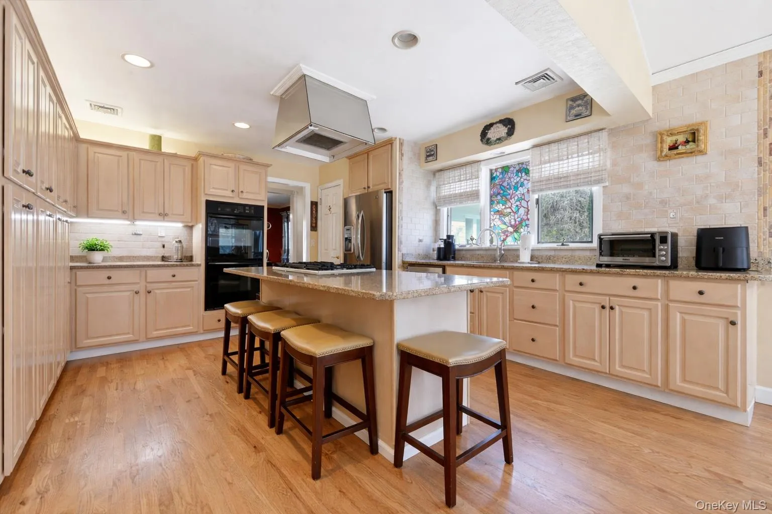 8 Penn Drive, Huntington, NY, 6 Bedrooms Bedrooms, 11 Rooms Rooms,5 BathroomsBathrooms,Residential,For Rent,Penn,0,1022708 8 Penn Drive, Huntington, NY, 6 Bedrooms Bedrooms, 11 Rooms Rooms,5 BathroomsBathrooms,Residential,For Rent,Penn,0,1022708