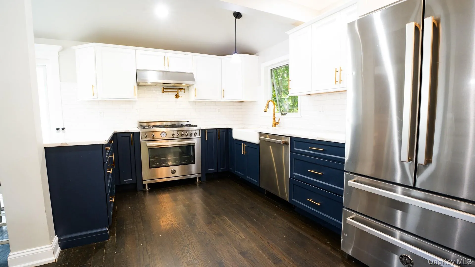 14 Easton Street, Babylon, NY, 3 Bedrooms Bedrooms, 7 Rooms Rooms,1 BathroomBathrooms,Residential,For Rent,Easton,0,1022710 14 Easton Street, Babylon, NY, 3 Bedrooms Bedrooms, 7 Rooms Rooms,1 BathroomBathrooms,Residential,For Rent,Easton,0,1022710