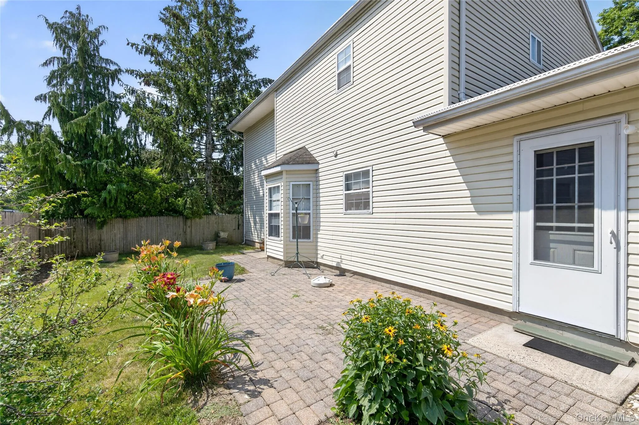 200 Saint Bridgets Lane, North Hempstead, NY, 4 Bedrooms Bedrooms, 10 Rooms Rooms,2 BathroomsBathrooms,Residential,For Rent,Saint Bridgets,0,1022711 200 Saint Bridgets Lane, North Hempstead, NY, 4 Bedrooms Bedrooms, 10 Rooms Rooms,2 BathroomsBathrooms,Residential,For Rent,Saint Bridgets,0,1022711
