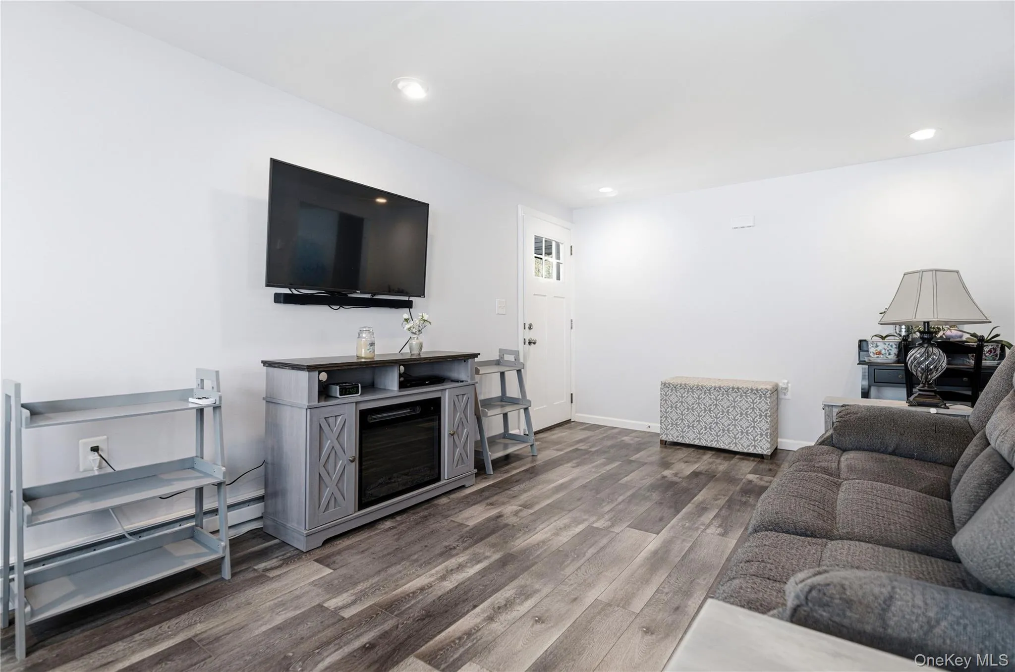 35 Village Circle, Brookhaven, NY, 2 Bedrooms Bedrooms, 5 Rooms Rooms,2 BathroomsBathrooms,Residential,For Rent,Village,0,1022713 35 Village Circle, Brookhaven, NY, 2 Bedrooms Bedrooms, 5 Rooms Rooms,2 BathroomsBathrooms,Residential,For Rent,Village,0,1022713