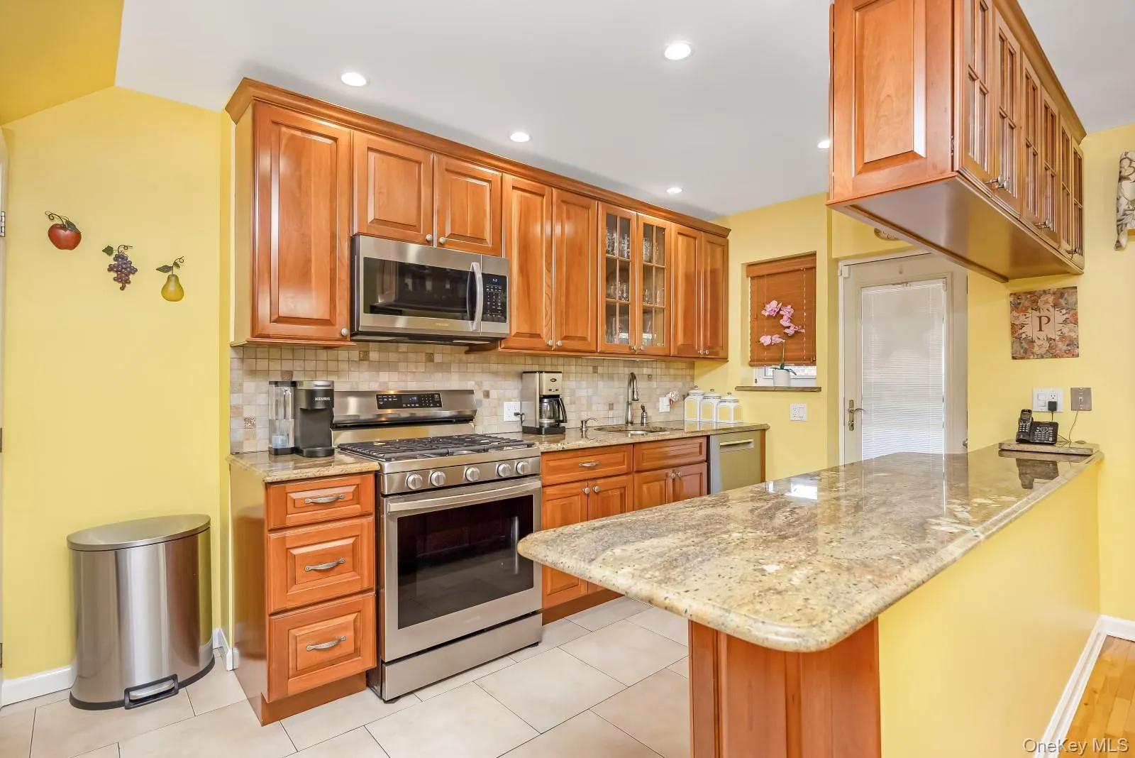65-19 78th Street, New York, NY, 3 Bedrooms Bedrooms, 8 Rooms Rooms,1 BathroomBathrooms,Residential,For Rent,78th,0,1022719 65-19 78th Street, New York, NY, 3 Bedrooms Bedrooms, 8 Rooms Rooms,1 BathroomBathrooms,Residential,For Rent,78th,0,1022719