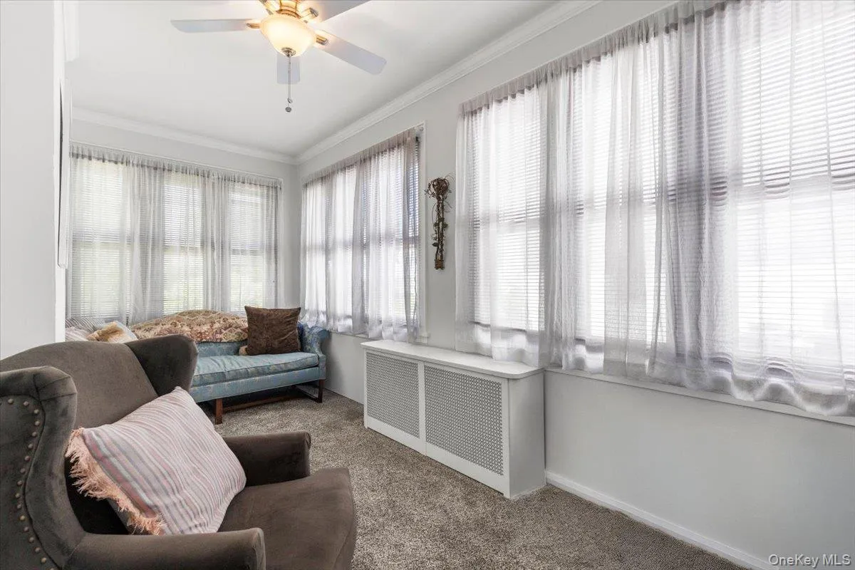 1072 Hunter Avenue, Pelham, NY, 4 Bedrooms Bedrooms, 8 Rooms Rooms,1 BathroomBathrooms,Residential,For Rent,Hunter,0,1022723 1072 Hunter Avenue, Pelham, NY, 4 Bedrooms Bedrooms, 8 Rooms Rooms,1 BathroomBathrooms,Residential,For Rent,Hunter,0,1022723