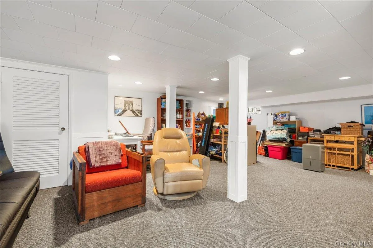 1072 Hunter Avenue, Pelham, NY, 4 Bedrooms Bedrooms, 8 Rooms Rooms,1 BathroomBathrooms,Residential,For Rent,Hunter,0,1022723 1072 Hunter Avenue, Pelham, NY, 4 Bedrooms Bedrooms, 8 Rooms Rooms,1 BathroomBathrooms,Residential,For Rent,Hunter,0,1022723