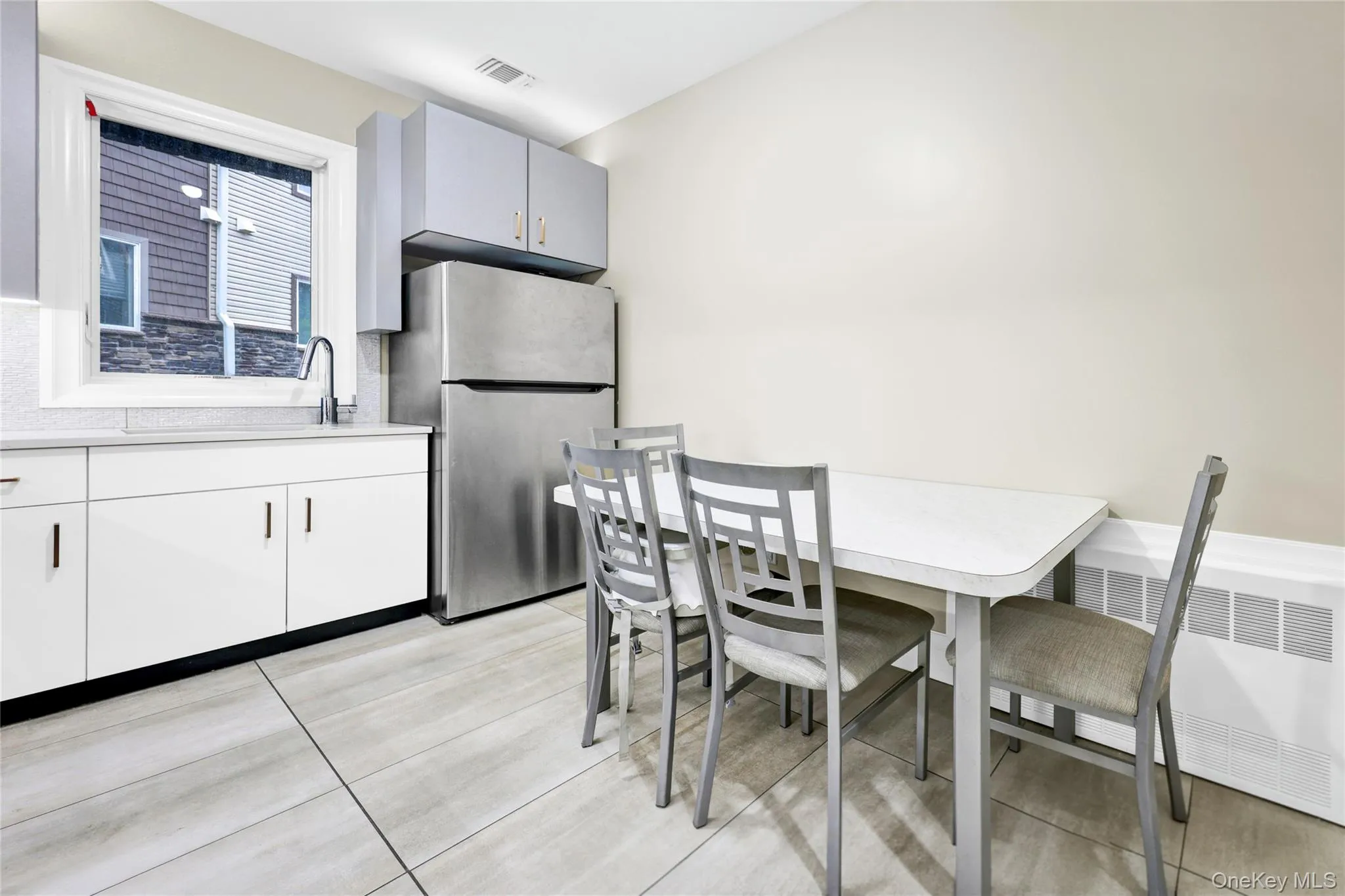 2103 Corner Street, Ramapo, NY, 2 Bedrooms Bedrooms, 4 Rooms Rooms,1 BathroomBathrooms,Residential,For Rent,Corner,0,1022726 2103 Corner Street, Ramapo, NY, 2 Bedrooms Bedrooms, 4 Rooms Rooms,1 BathroomBathrooms,Residential,For Rent,Corner,0,1022726