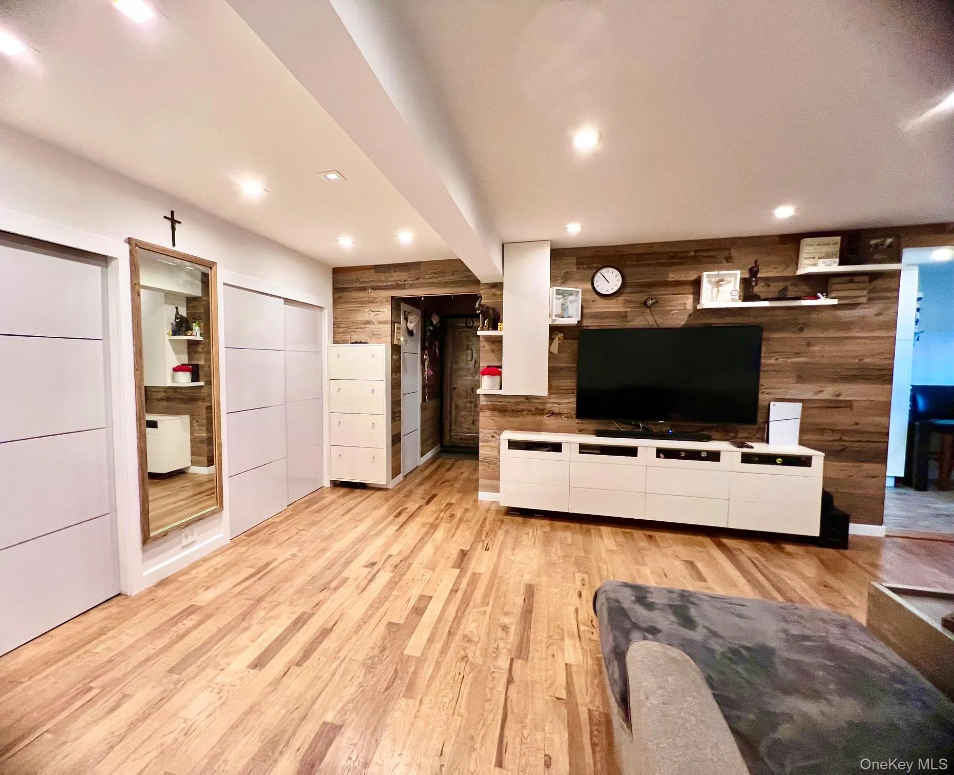 83-30 98th Street, New York, NY, 2 Bedrooms Bedrooms, 4 Rooms Rooms,1 BathroomBathrooms,Residential,For Rent,98th,0,1022731 83-30 98th Street, New York, NY, 2 Bedrooms Bedrooms, 4 Rooms Rooms,1 BathroomBathrooms,Residential,For Rent,98th,0,1022731