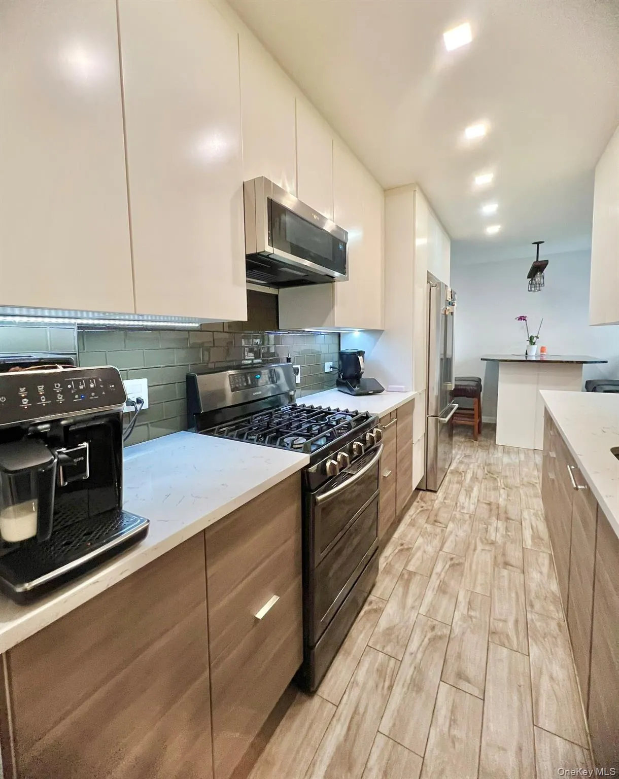 83-30 98th Street, New York, NY, 2 Bedrooms Bedrooms, 4 Rooms Rooms,1 BathroomBathrooms,Residential,For Rent,98th,0,1022731 83-30 98th Street, New York, NY, 2 Bedrooms Bedrooms, 4 Rooms Rooms,1 BathroomBathrooms,Residential,For Rent,98th,0,1022731