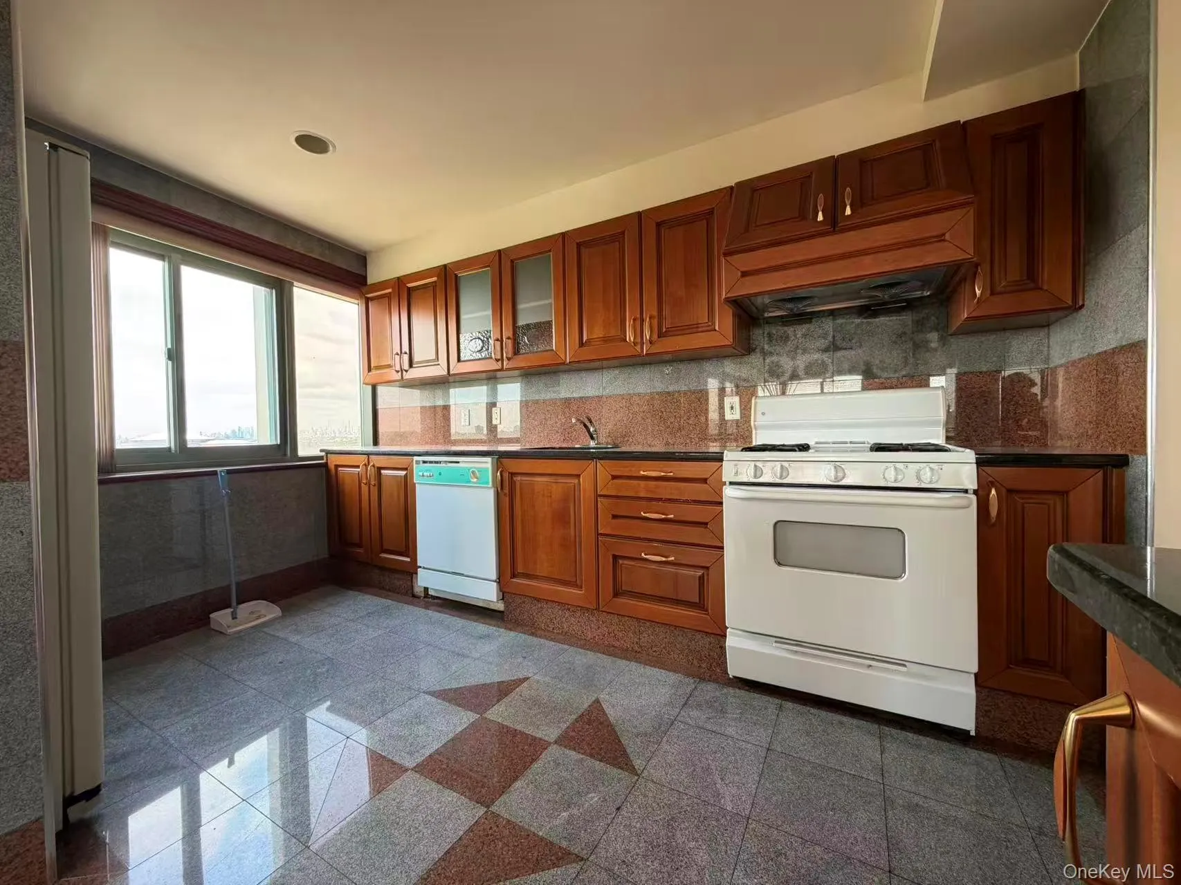 4318 Main Street, New York, NY, 4 Bedrooms Bedrooms, 7 Rooms Rooms,3 BathroomsBathrooms,Residential Lease,For Rent,Main,0,1022736 4318 Main Street, New York, NY, 4 Bedrooms Bedrooms, 7 Rooms Rooms,3 BathroomsBathrooms,Residential Lease,For Rent,Main,0,1022736