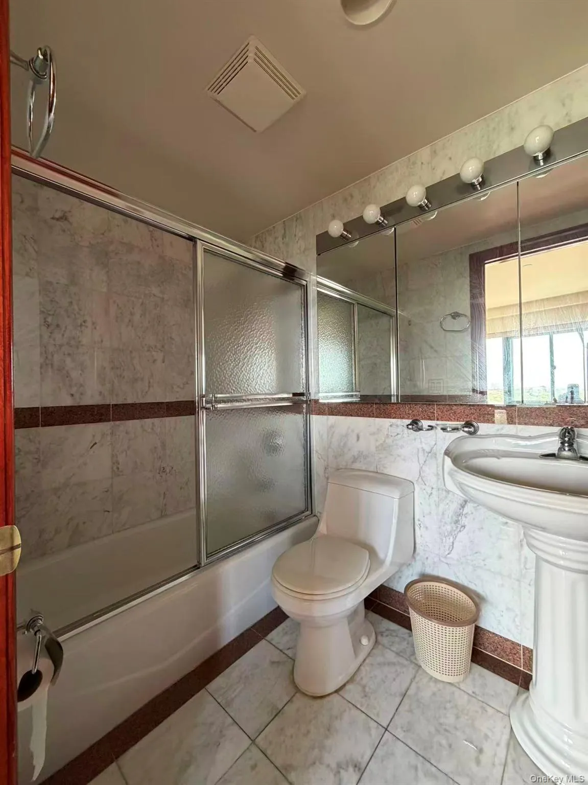 4318 Main Street, New York, NY, 4 Bedrooms Bedrooms, 7 Rooms Rooms,3 BathroomsBathrooms,Residential Lease,For Rent,Main,0,1022736 4318 Main Street, New York, NY, 4 Bedrooms Bedrooms, 7 Rooms Rooms,3 BathroomsBathrooms,Residential Lease,For Rent,Main,0,1022736