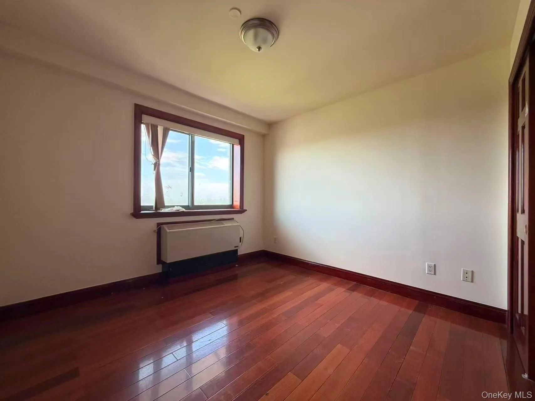 4318 Main Street, New York, NY, 4 Bedrooms Bedrooms, 7 Rooms Rooms,3 BathroomsBathrooms,Residential Lease,For Rent,Main,0,1022736 4318 Main Street, New York, NY, 4 Bedrooms Bedrooms, 7 Rooms Rooms,3 BathroomsBathrooms,Residential Lease,For Rent,Main,0,1022736