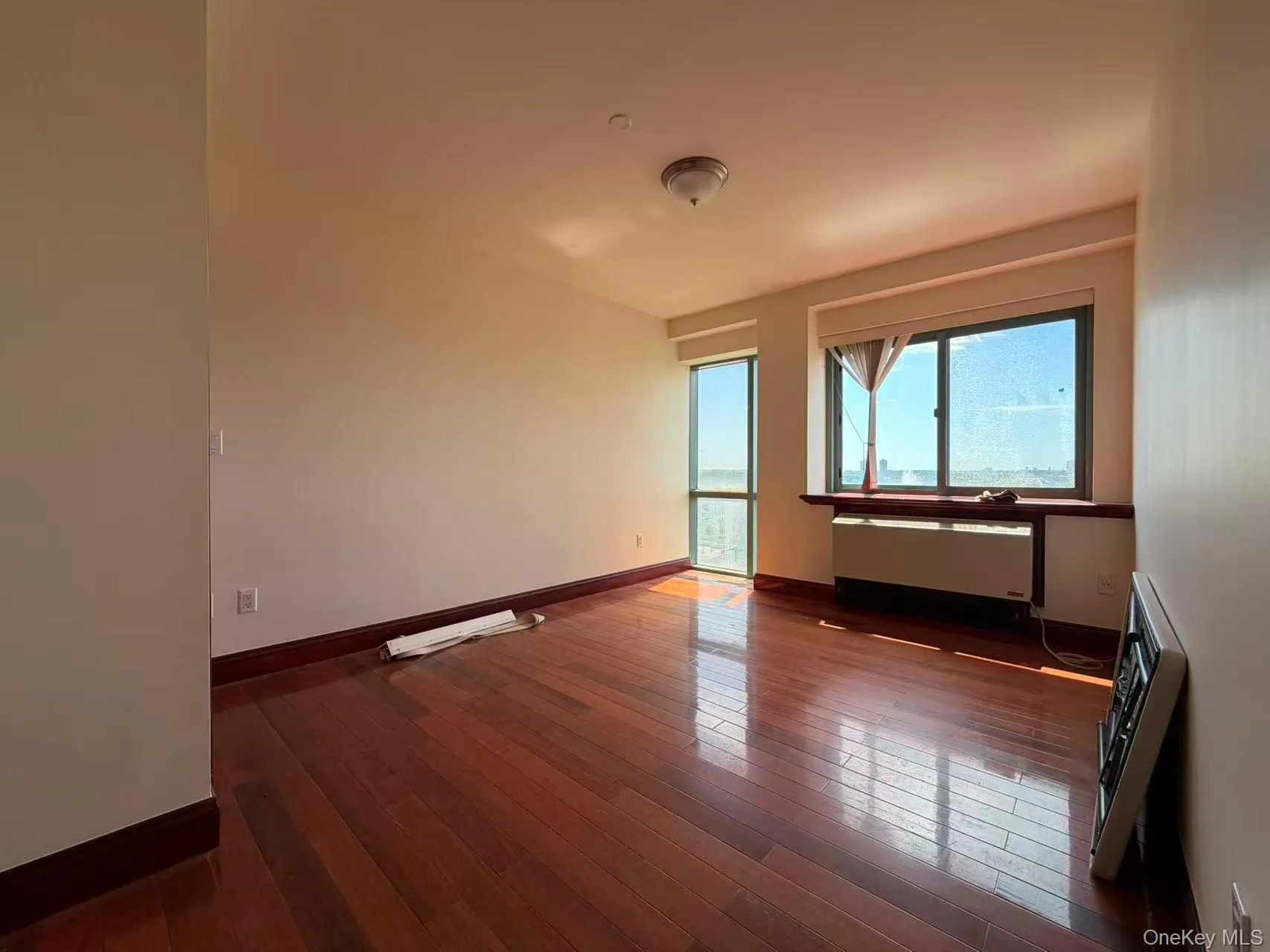 4318 Main Street, New York, NY, 4 Bedrooms Bedrooms, 7 Rooms Rooms,3 BathroomsBathrooms,Residential Lease,For Rent,Main,0,1022736 4318 Main Street, New York, NY, 4 Bedrooms Bedrooms, 7 Rooms Rooms,3 BathroomsBathrooms,Residential Lease,For Rent,Main,0,1022736