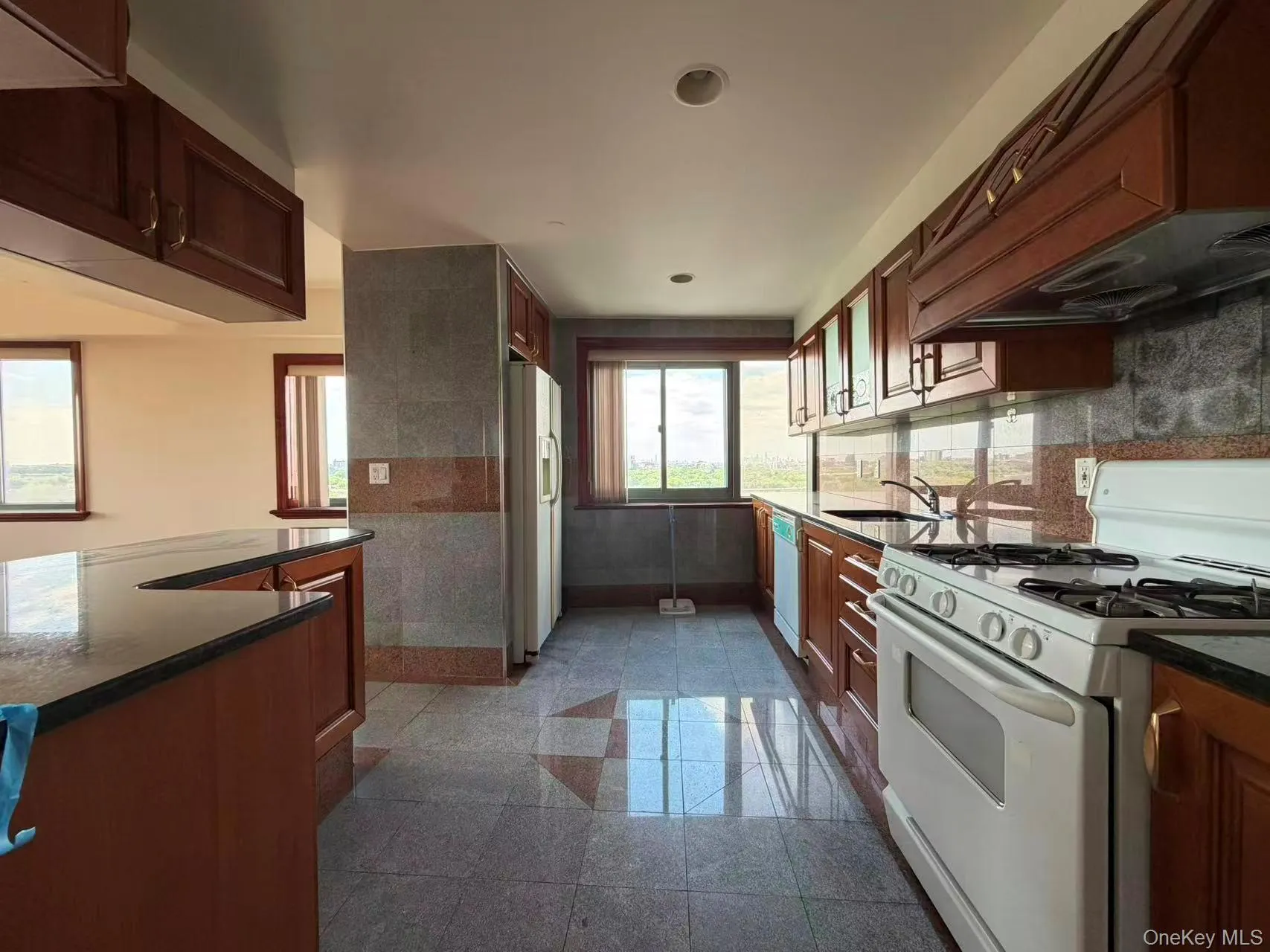 4318 Main Street, New York, NY, 4 Bedrooms Bedrooms, 7 Rooms Rooms,3 BathroomsBathrooms,Residential Lease,For Rent,Main,0,1022736 4318 Main Street, New York, NY, 4 Bedrooms Bedrooms, 7 Rooms Rooms,3 BathroomsBathrooms,Residential Lease,For Rent,Main,0,1022736