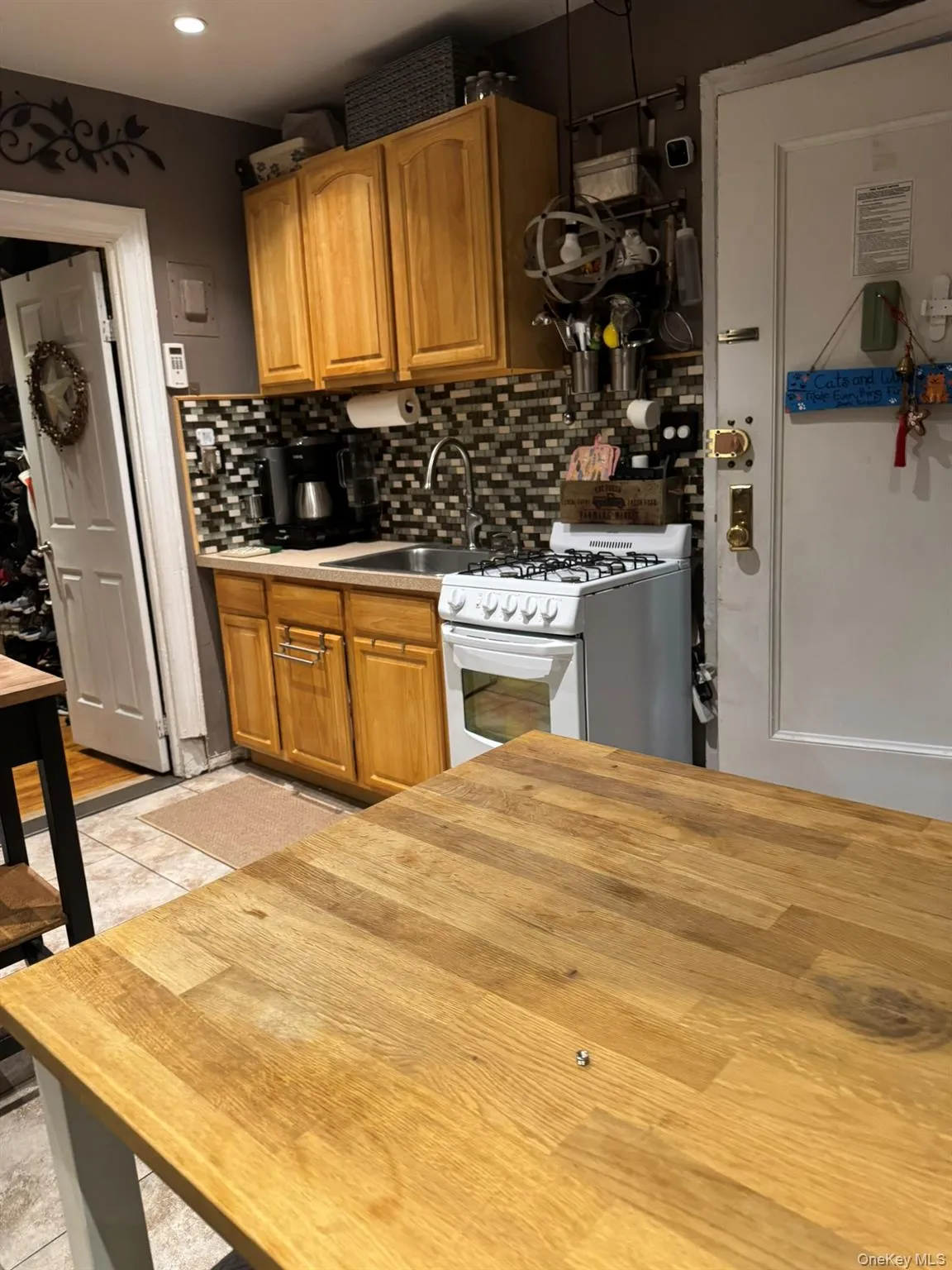 83-19 116th Street, New York, NY, 1 Bedroom Bedrooms, 3 Rooms Rooms,1 BathroomBathrooms,Residential,For Rent,116th,0,1022737 83-19 116th Street, New York, NY, 1 Bedroom Bedrooms, 3 Rooms Rooms,1 BathroomBathrooms,Residential,For Rent,116th,0,1022737