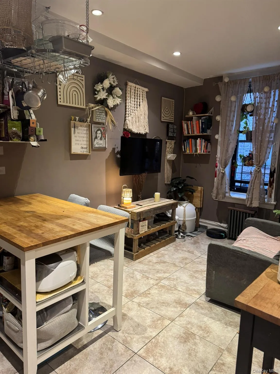 83-19 116th Street, New York, NY, 1 Bedroom Bedrooms, 3 Rooms Rooms,1 BathroomBathrooms,Residential,For Rent,116th,0,1022737 83-19 116th Street, New York, NY, 1 Bedroom Bedrooms, 3 Rooms Rooms,1 BathroomBathrooms,Residential,For Rent,116th,0,1022737