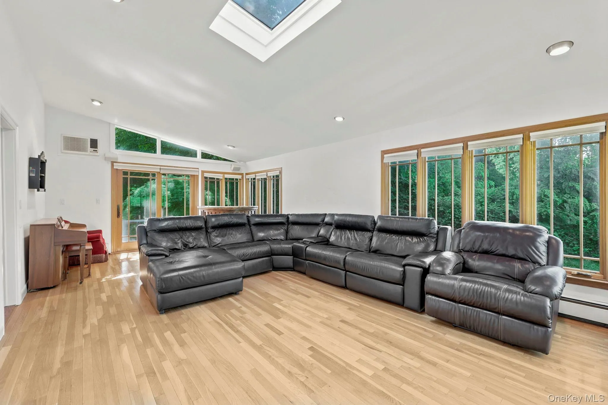 44 Beach Road, Ossining, NY, 3 Bedrooms Bedrooms, 10 Rooms Rooms,2 BathroomsBathrooms,Residential,For Rent,Beach,0,1022746 44 Beach Road, Ossining, NY, 3 Bedrooms Bedrooms, 10 Rooms Rooms,2 BathroomsBathrooms,Residential,For Rent,Beach,0,1022746