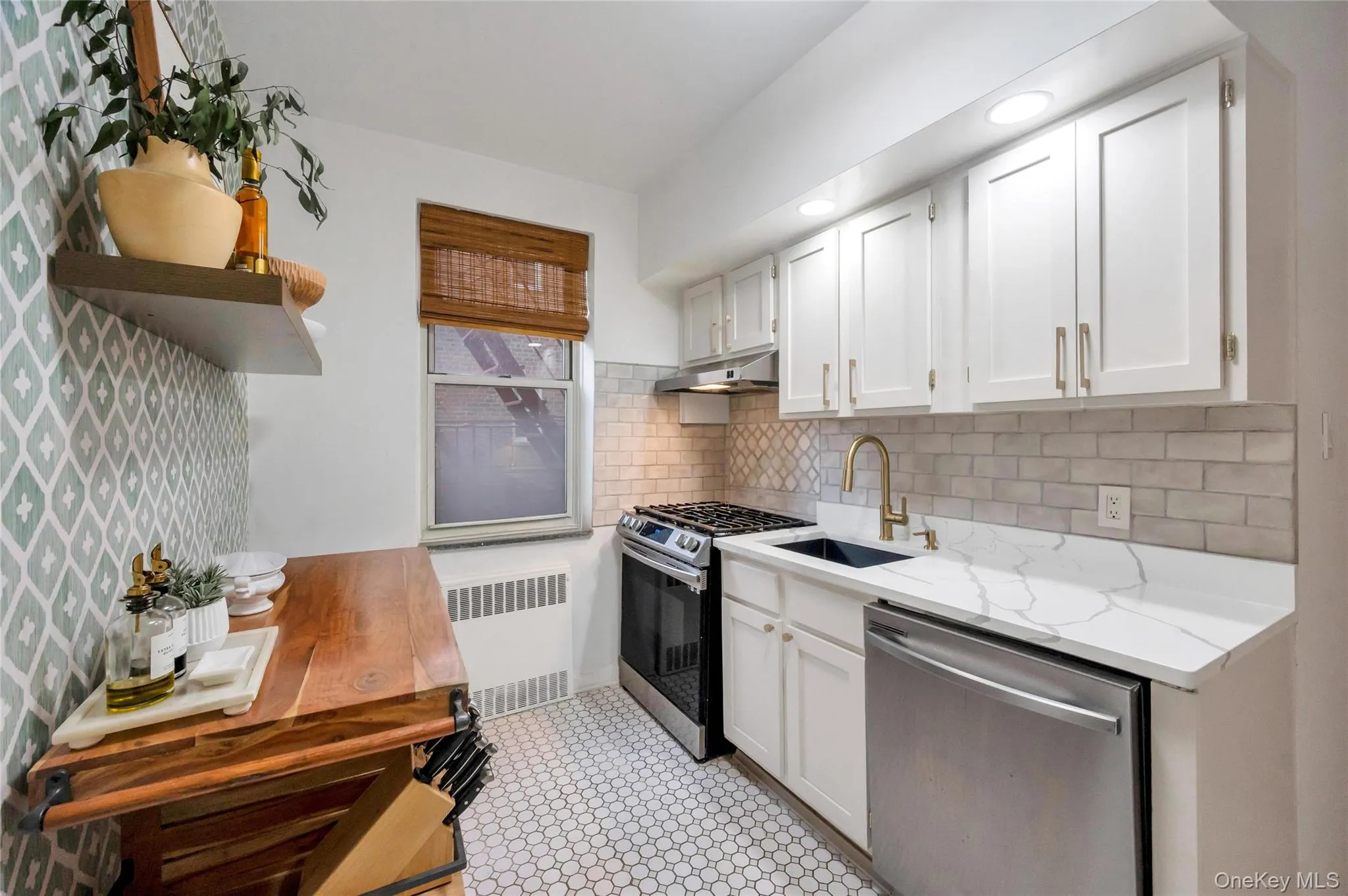 63-61 99th St, New York, NY, 2 Bedrooms Bedrooms, 7 Rooms Rooms,1 BathroomBathrooms,Residential,For Rent,99th St,0,1022748 63-61 99th St, New York, NY, 2 Bedrooms Bedrooms, 7 Rooms Rooms,1 BathroomBathrooms,Residential,For Rent,99th St,0,1022748