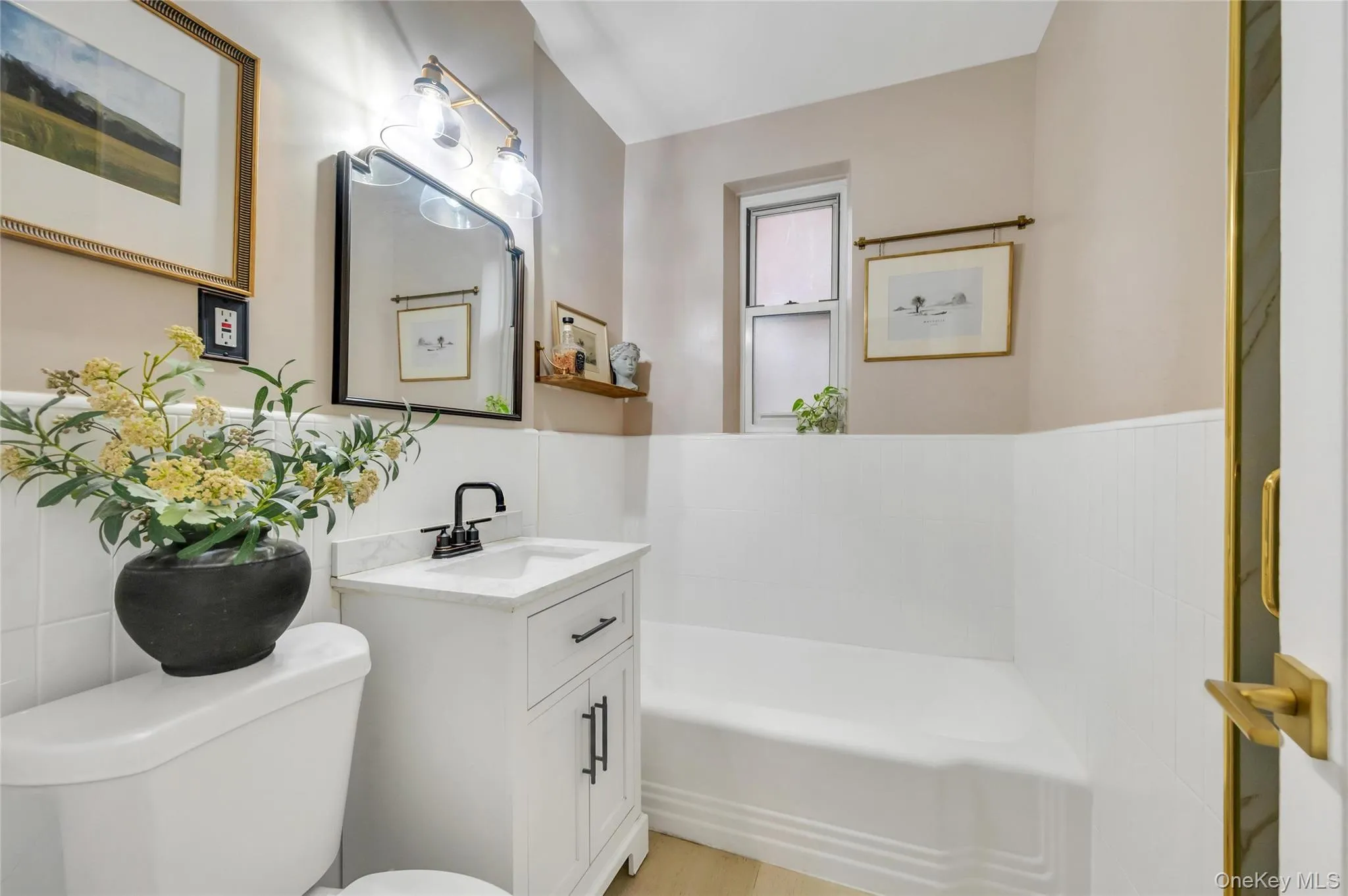 63-61 99th St, New York, NY, 2 Bedrooms Bedrooms, 7 Rooms Rooms,1 BathroomBathrooms,Residential,For Rent,99th St,0,1022748 63-61 99th St, New York, NY, 2 Bedrooms Bedrooms, 7 Rooms Rooms,1 BathroomBathrooms,Residential,For Rent,99th St,0,1022748