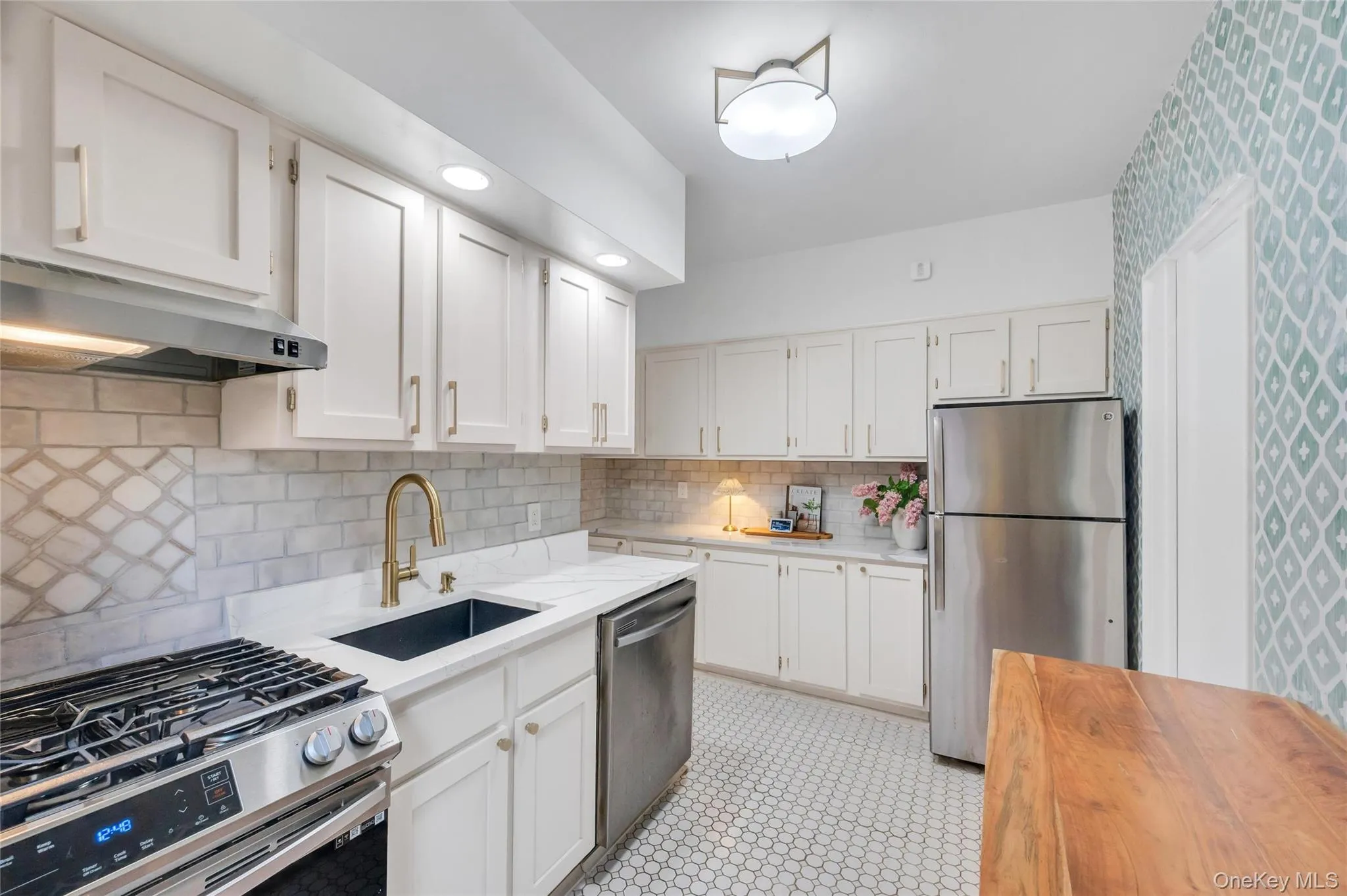 63-61 99th St, New York, NY, 2 Bedrooms Bedrooms, 7 Rooms Rooms,1 BathroomBathrooms,Residential,For Rent,99th St,0,1022748 63-61 99th St, New York, NY, 2 Bedrooms Bedrooms, 7 Rooms Rooms,1 BathroomBathrooms,Residential,For Rent,99th St,0,1022748