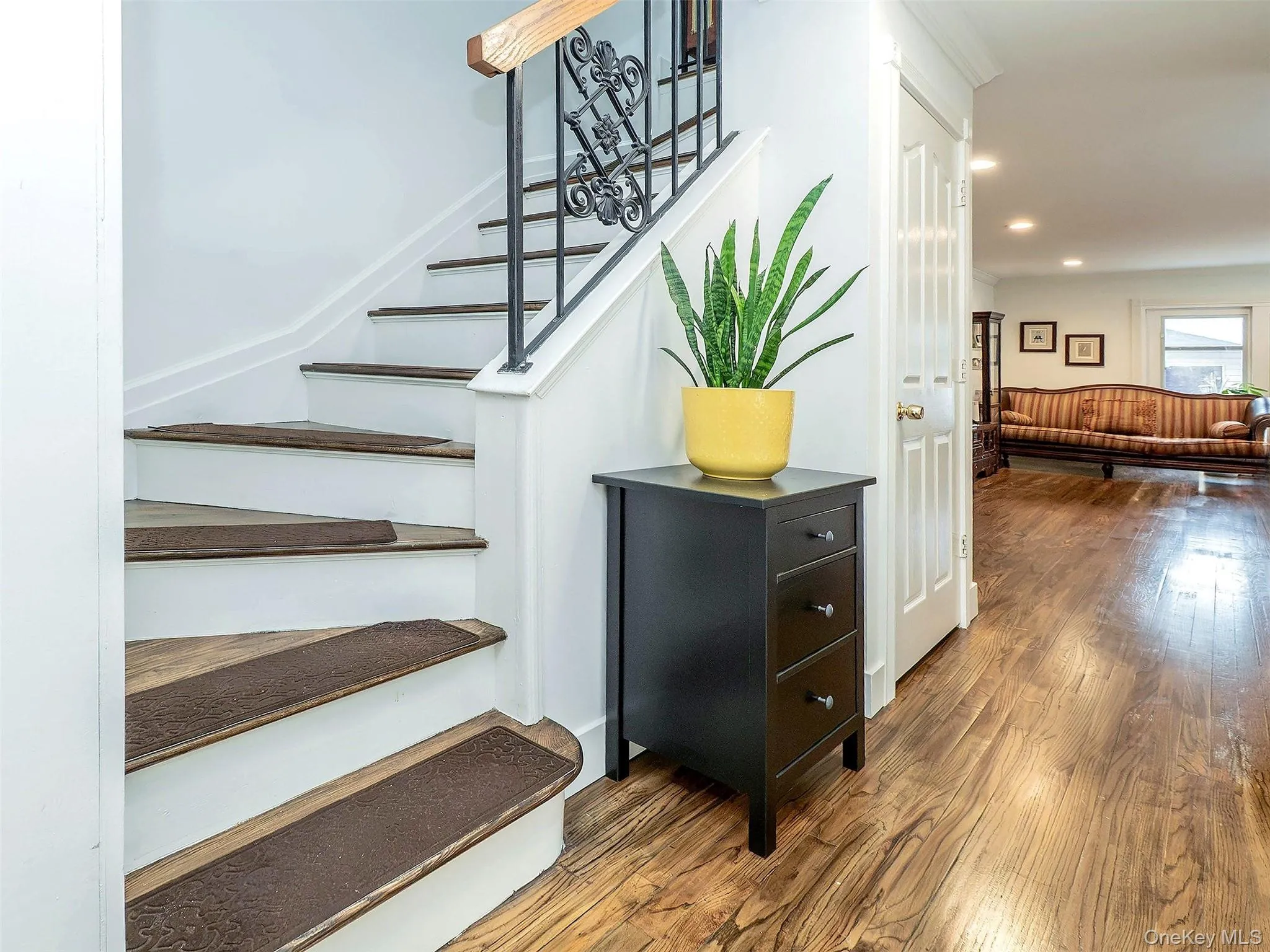 37 Dunwood Road, North Hempstead, NY, 3 Bedrooms Bedrooms, 6 Rooms Rooms,2 BathroomsBathrooms,Residential Lease,For Rent,Dunwood,0,1022754 37 Dunwood Road, North Hempstead, NY, 3 Bedrooms Bedrooms, 6 Rooms Rooms,2 BathroomsBathrooms,Residential Lease,For Rent,Dunwood,0,1022754