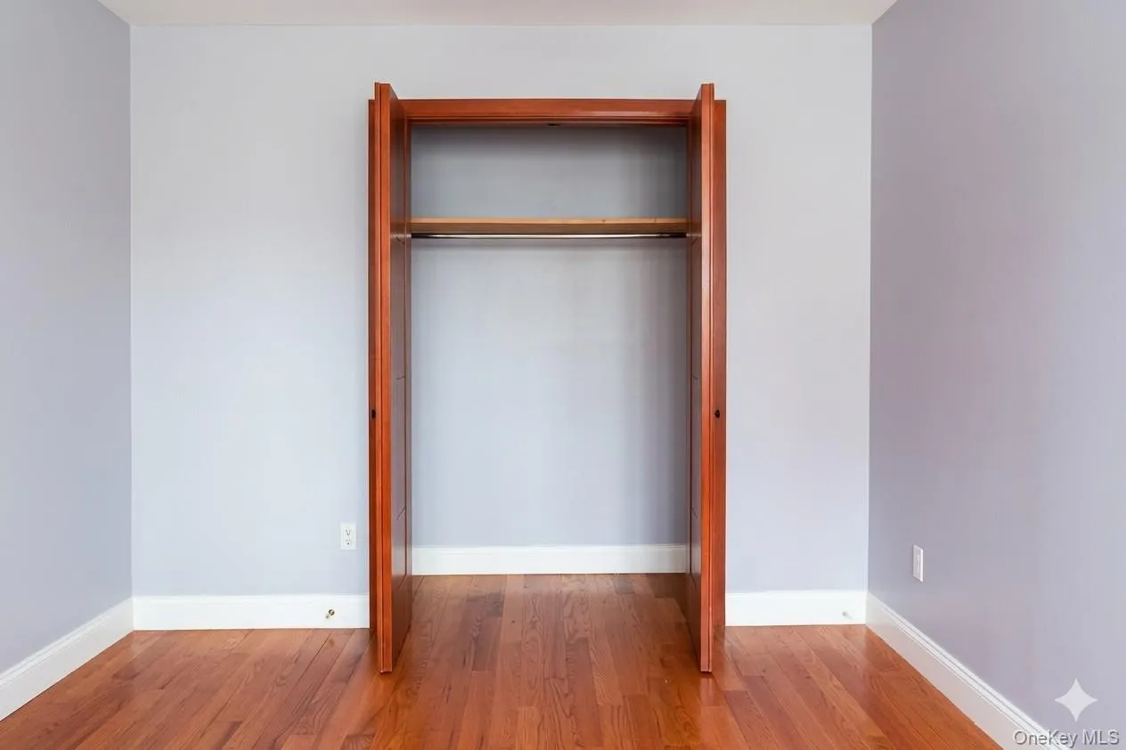 Closet View Closet View
