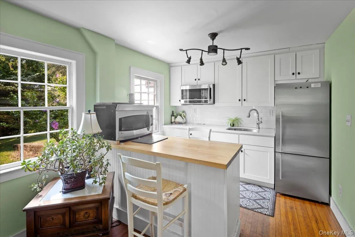 38 Landing Meadow Road, Smithtown, NY, 7 Bedrooms Bedrooms, 17 Rooms Rooms,5 BathroomsBathrooms,Residential,For Rent,Landing Meadow,0,1022766 38 Landing Meadow Road, Smithtown, NY, 7 Bedrooms Bedrooms, 17 Rooms Rooms,5 BathroomsBathrooms,Residential,For Rent,Landing Meadow,0,1022766