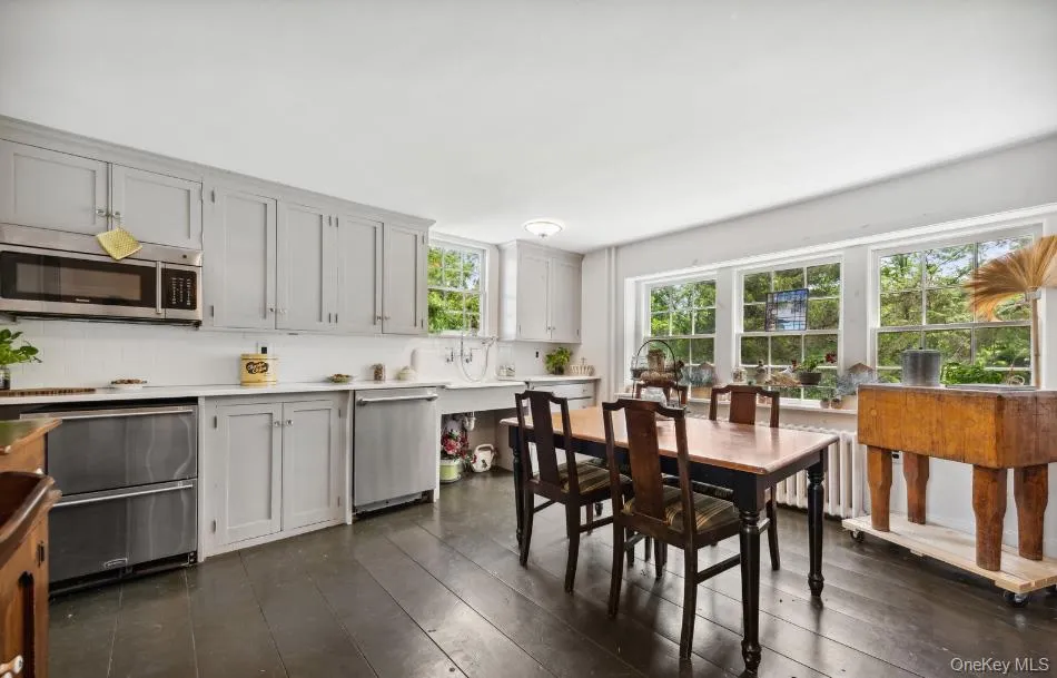 38 Landing Meadow Road, Smithtown, NY, 7 Bedrooms Bedrooms, 17 Rooms Rooms,5 BathroomsBathrooms,Residential,For Rent,Landing Meadow,0,1022766 38 Landing Meadow Road, Smithtown, NY, 7 Bedrooms Bedrooms, 17 Rooms Rooms,5 BathroomsBathrooms,Residential,For Rent,Landing Meadow,0,1022766