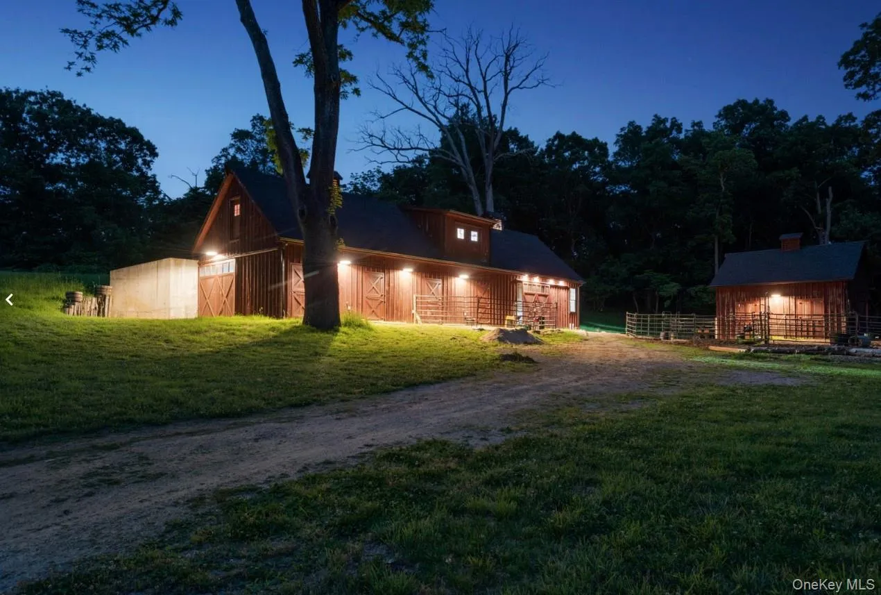 38 Landing Meadow Road, Smithtown, NY, 7 Bedrooms Bedrooms, 17 Rooms Rooms,5 BathroomsBathrooms,Residential,For Rent,Landing Meadow,0,1022766 38 Landing Meadow Road, Smithtown, NY, 7 Bedrooms Bedrooms, 17 Rooms Rooms,5 BathroomsBathrooms,Residential,For Rent,Landing Meadow,0,1022766