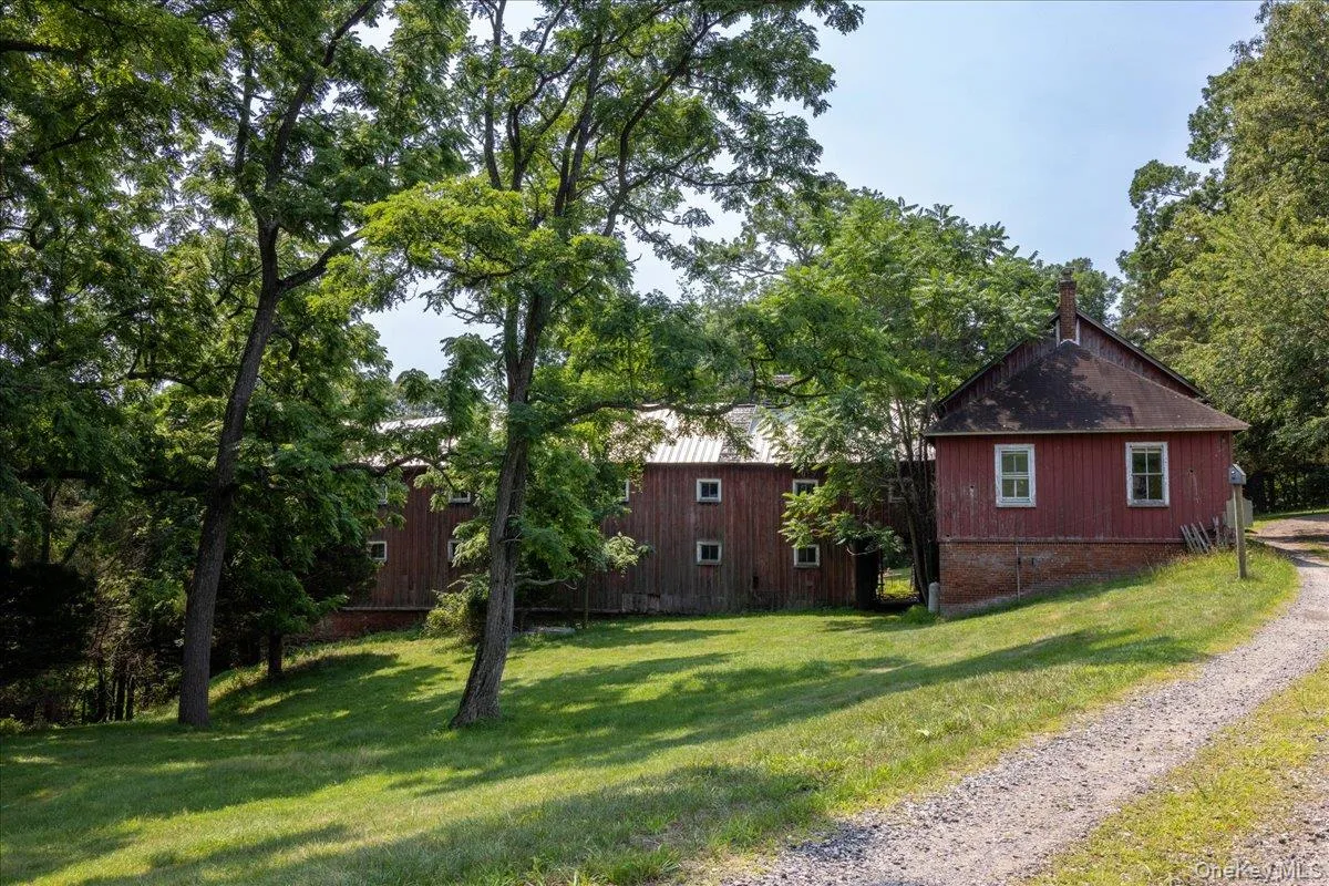 38 Landing Meadow Road, Smithtown, NY, 7 Bedrooms Bedrooms, 17 Rooms Rooms,5 BathroomsBathrooms,Residential,For Rent,Landing Meadow,0,1022766 38 Landing Meadow Road, Smithtown, NY, 7 Bedrooms Bedrooms, 17 Rooms Rooms,5 BathroomsBathrooms,Residential,For Rent,Landing Meadow,0,1022766