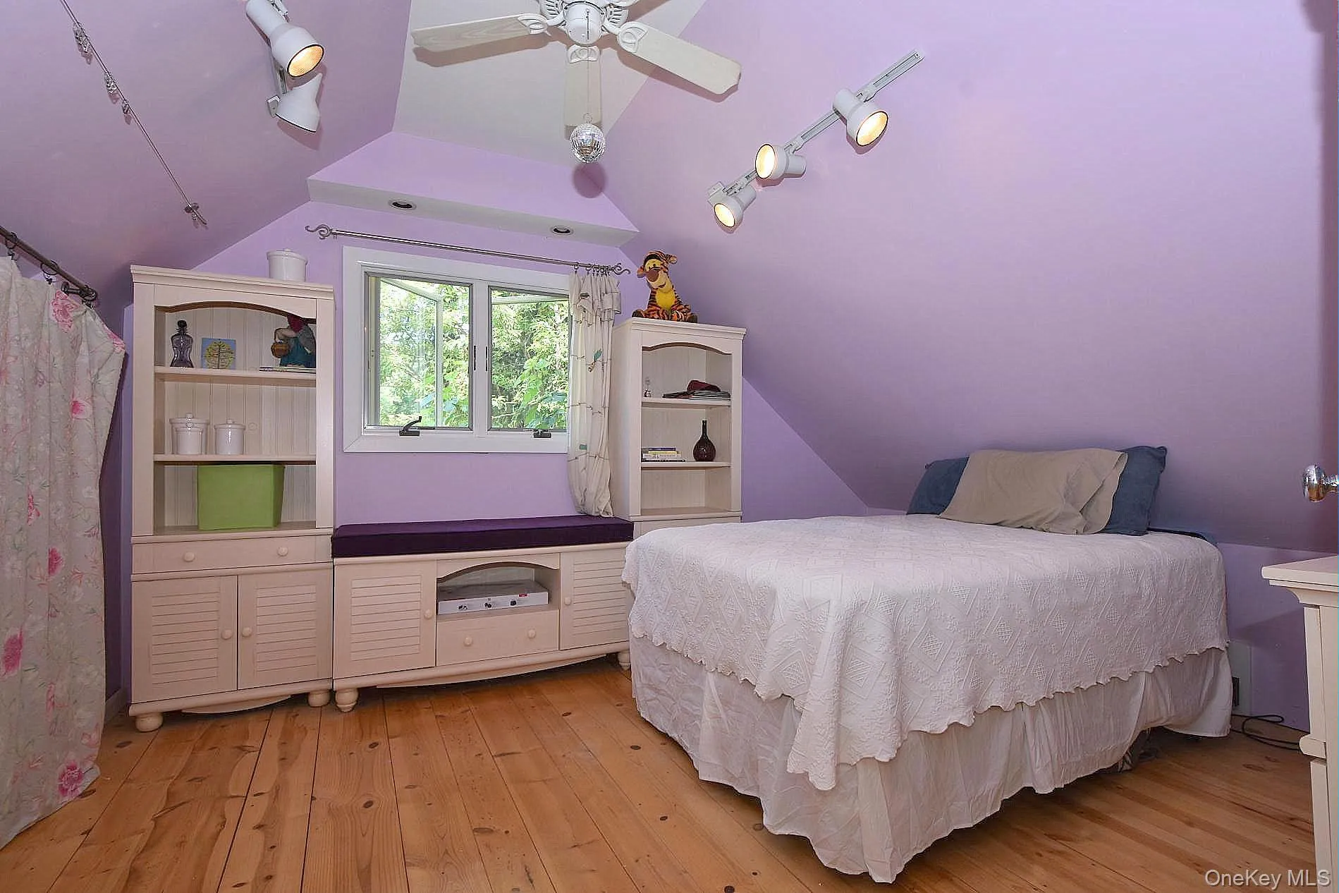 16 Brightview Drive, Brookhaven, NY, 3 Bedrooms Bedrooms, 6 Rooms Rooms,1 BathroomBathrooms,Residential,For Rent,Brightview,0,1022771 16 Brightview Drive, Brookhaven, NY, 3 Bedrooms Bedrooms, 6 Rooms Rooms,1 BathroomBathrooms,Residential,For Rent,Brightview,0,1022771