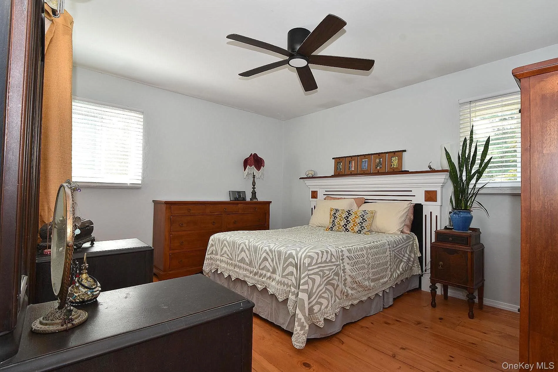 16 Brightview Drive, Brookhaven, NY, 3 Bedrooms Bedrooms, 6 Rooms Rooms,1 BathroomBathrooms,Residential,For Rent,Brightview,0,1022771 16 Brightview Drive, Brookhaven, NY, 3 Bedrooms Bedrooms, 6 Rooms Rooms,1 BathroomBathrooms,Residential,For Rent,Brightview,0,1022771