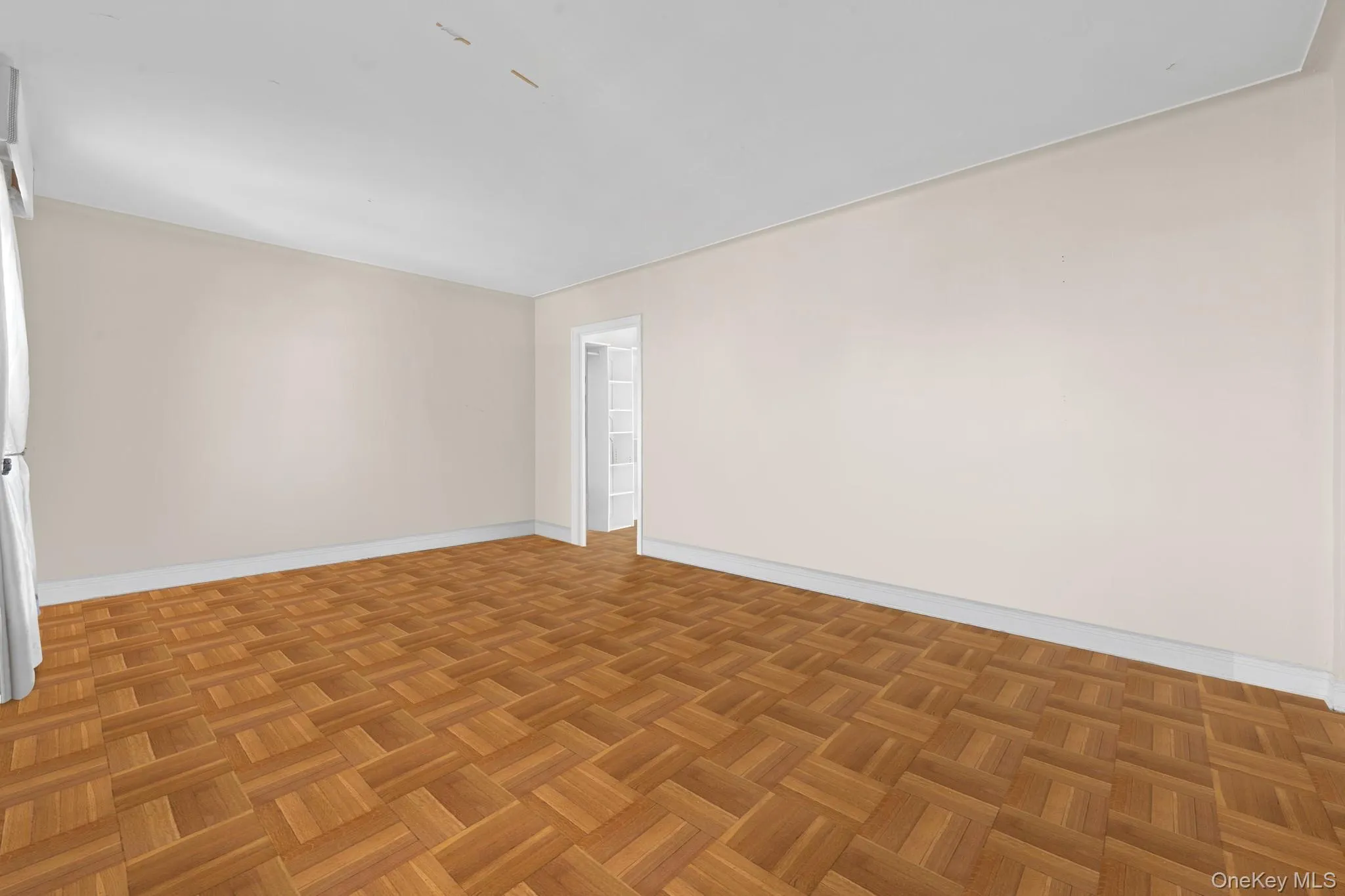 8380 118th st, New York, NY, 5 Rooms Rooms,1 BathroomBathrooms,Residential,For Rent,118th st,0,1022773 8380 118th st, New York, NY, 5 Rooms Rooms,1 BathroomBathrooms,Residential,For Rent,118th st,0,1022773