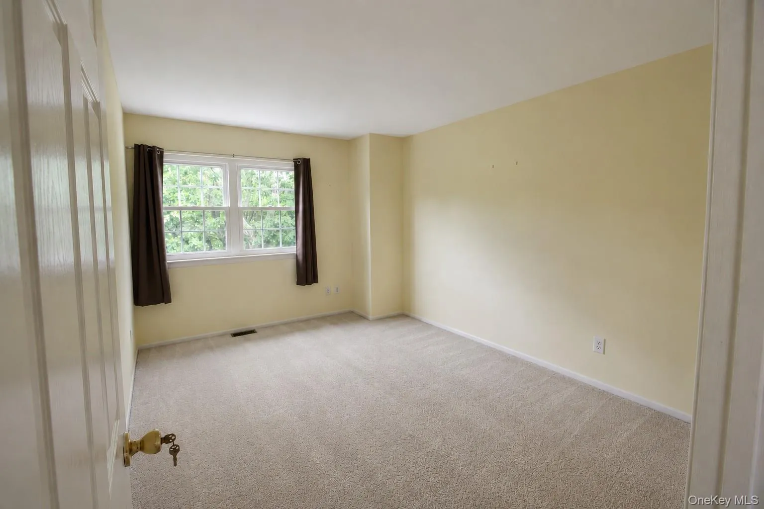 Secondery Bedroom Secondery Bedroom