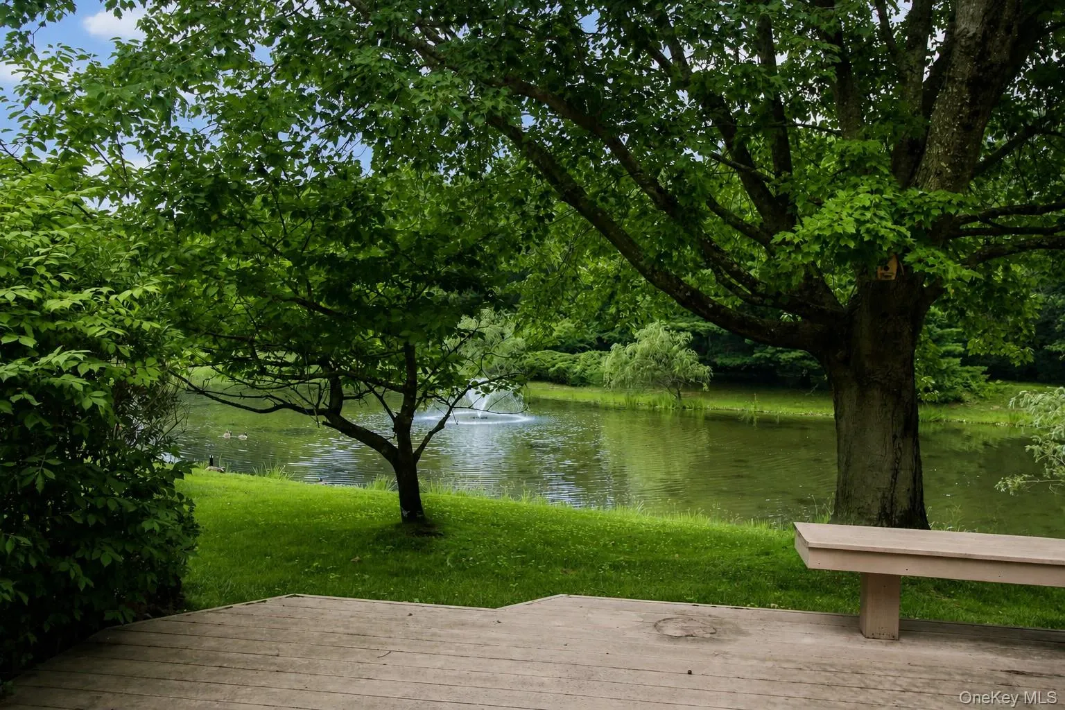 Relax on your Trex deck with built-in seating and enjoy the peaceful serenity of your surroundings. Relax on your Trex deck with built-in seating and enjoy the peaceful serenity of your surroundings.