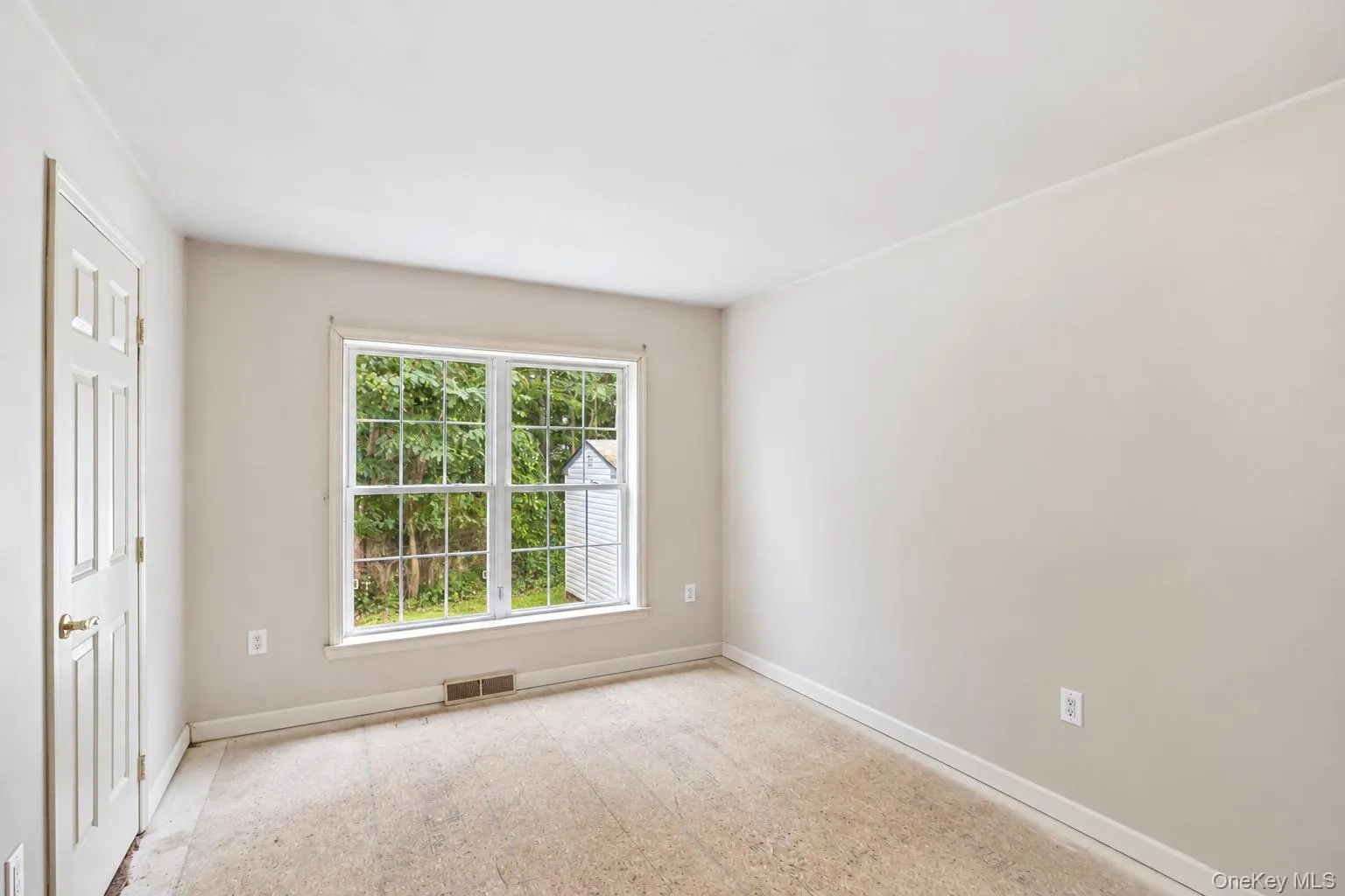 1407 Middle Road, Riverhead, NY, 3 Bedrooms Bedrooms, 5 Rooms Rooms,2 BathroomsBathrooms,Residential,For Rent,Middle,0,1022776 1407 Middle Road, Riverhead, NY, 3 Bedrooms Bedrooms, 5 Rooms Rooms,2 BathroomsBathrooms,Residential,For Rent,Middle,0,1022776