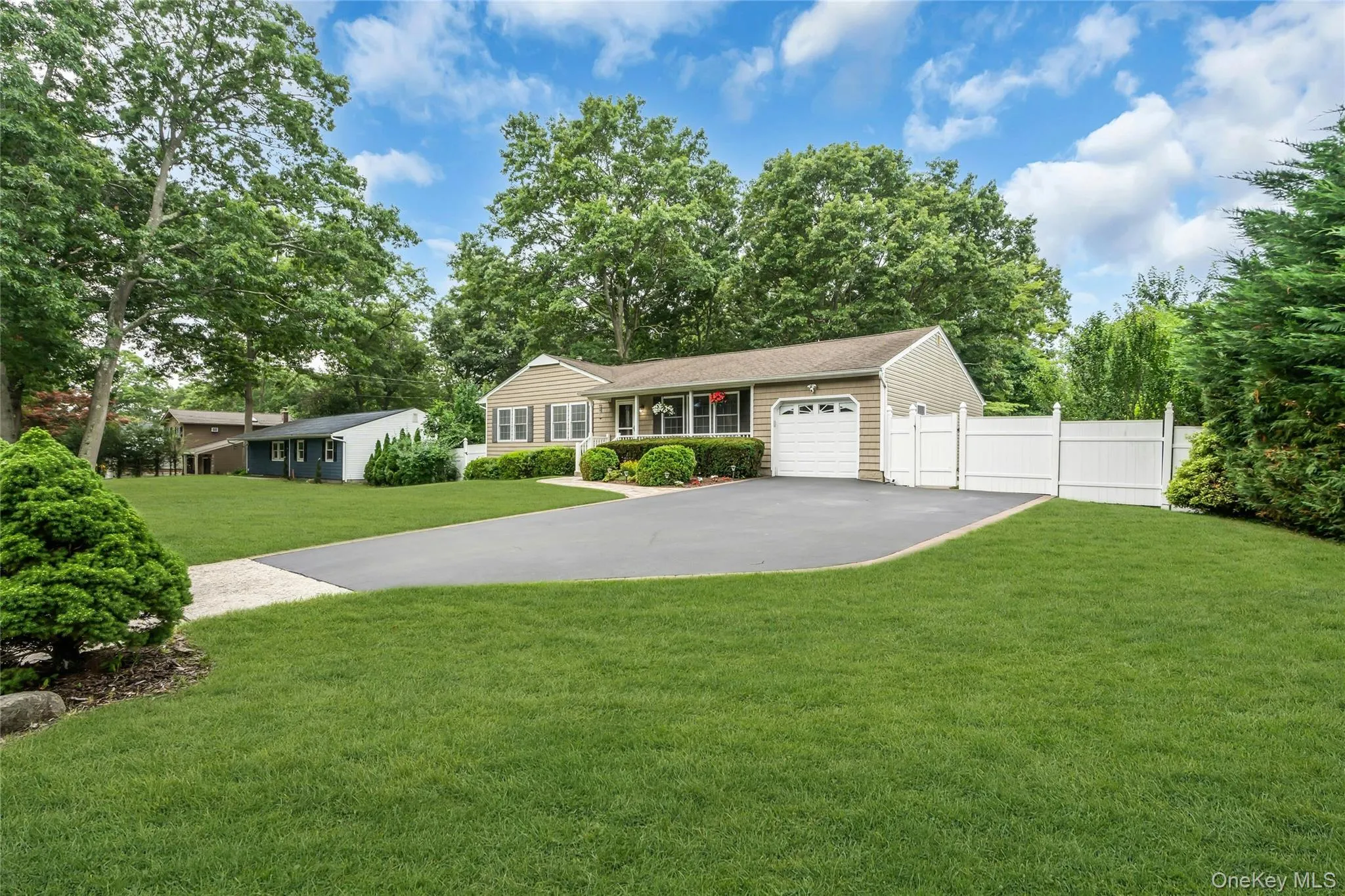 84 Juniper Avenue, Islip, NY, 3 Bedrooms Bedrooms, 7 Rooms Rooms,3 BathroomsBathrooms,Residential,For Rent,Juniper,0,1022778 84 Juniper Avenue, Islip, NY, 3 Bedrooms Bedrooms, 7 Rooms Rooms,3 BathroomsBathrooms,Residential,For Rent,Juniper,0,1022778
