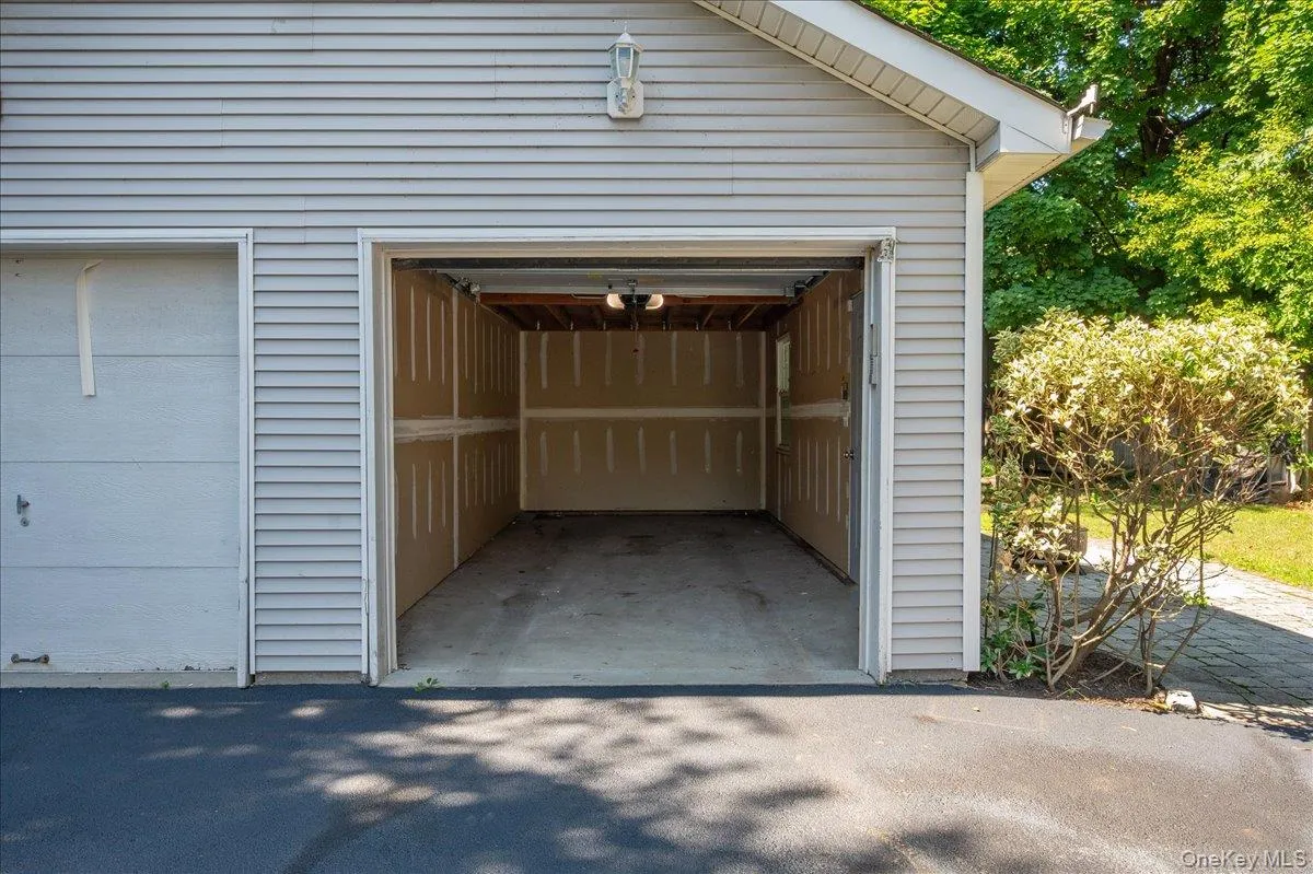 76 Smith Avenue, Orangetown, NY, 3 Bedrooms Bedrooms, 8 Rooms Rooms,2 BathroomsBathrooms,Residential,For Rent,Smith,0,1022779 76 Smith Avenue, Orangetown, NY, 3 Bedrooms Bedrooms, 8 Rooms Rooms,2 BathroomsBathrooms,Residential,For Rent,Smith,0,1022779