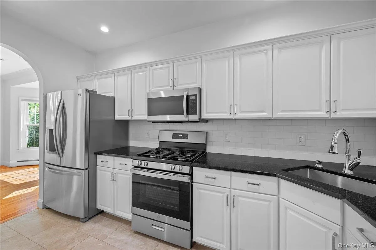 76 Smith Avenue, Orangetown, NY, 3 Bedrooms Bedrooms, 8 Rooms Rooms,2 BathroomsBathrooms,Residential,For Rent,Smith,0,1022779 76 Smith Avenue, Orangetown, NY, 3 Bedrooms Bedrooms, 8 Rooms Rooms,2 BathroomsBathrooms,Residential,For Rent,Smith,0,1022779