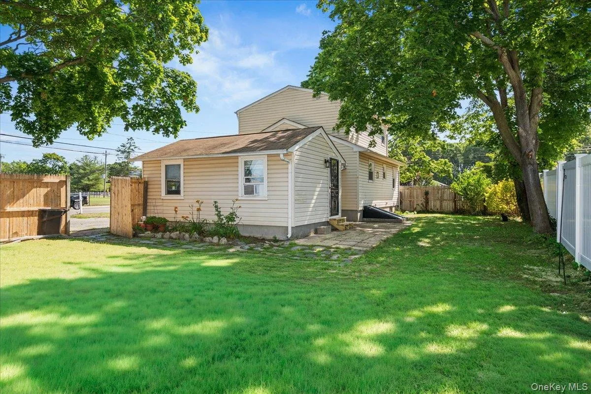 148 Saxton Street, Brookhaven, NY, 4 Bedrooms Bedrooms, 8 Rooms Rooms,2 BathroomsBathrooms,Residential,For Rent,Saxton,0,1022786 148 Saxton Street, Brookhaven, NY, 4 Bedrooms Bedrooms, 8 Rooms Rooms,2 BathroomsBathrooms,Residential,For Rent,Saxton,0,1022786