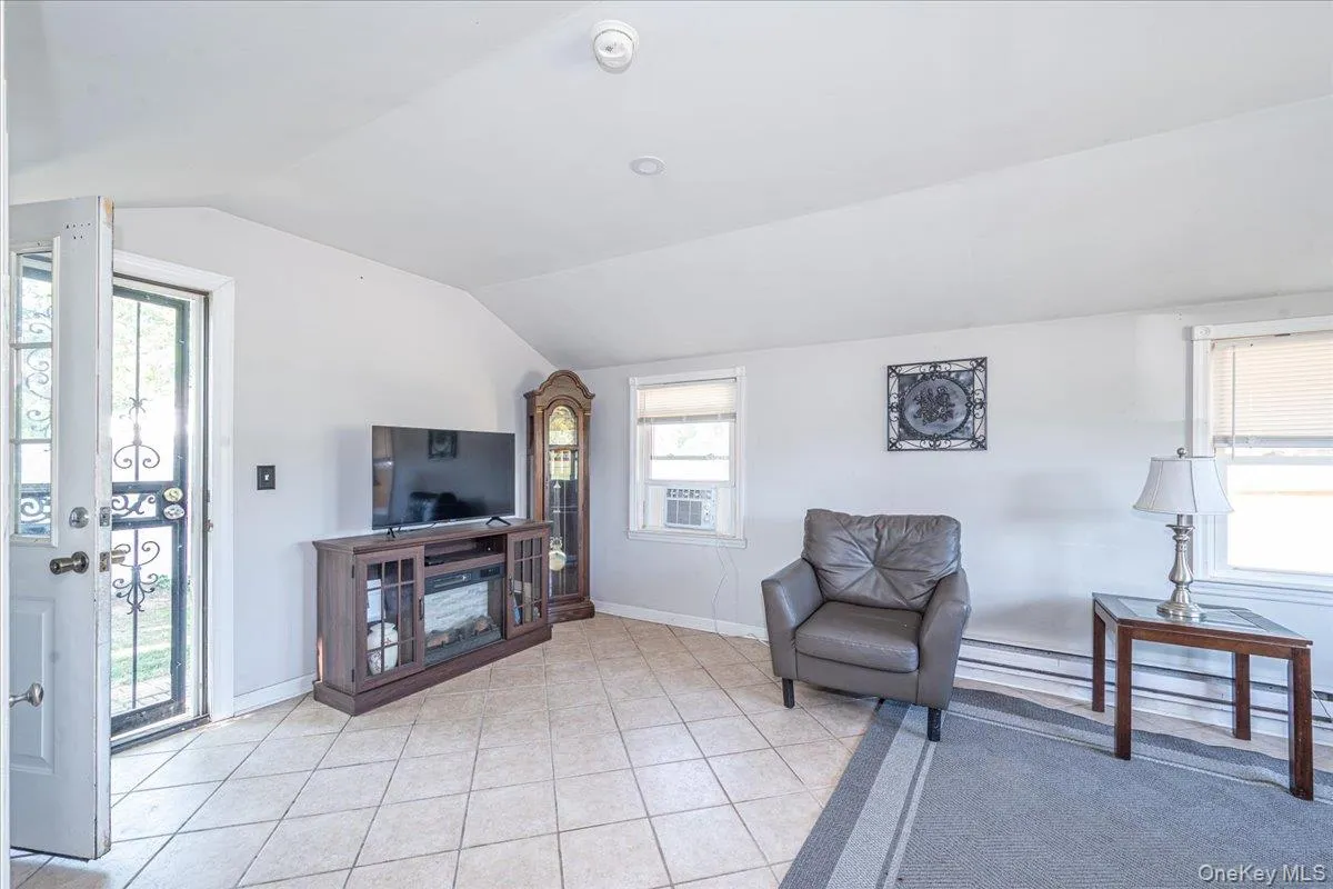 148 Saxton Street, Brookhaven, NY, 4 Bedrooms Bedrooms, 8 Rooms Rooms,2 BathroomsBathrooms,Residential,For Rent,Saxton,0,1022786 148 Saxton Street, Brookhaven, NY, 4 Bedrooms Bedrooms, 8 Rooms Rooms,2 BathroomsBathrooms,Residential,For Rent,Saxton,0,1022786