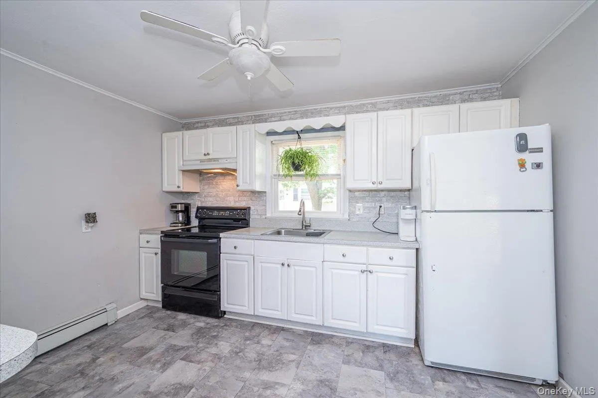 148 Saxton Street, Brookhaven, NY, 4 Bedrooms Bedrooms, 8 Rooms Rooms,2 BathroomsBathrooms,Residential,For Rent,Saxton,0,1022786 148 Saxton Street, Brookhaven, NY, 4 Bedrooms Bedrooms, 8 Rooms Rooms,2 BathroomsBathrooms,Residential,For Rent,Saxton,0,1022786