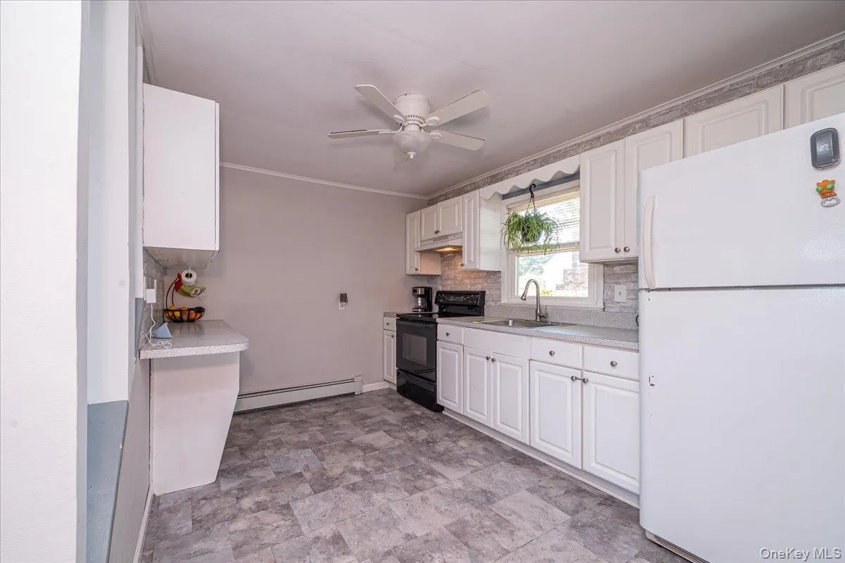 148 Saxton Street, Brookhaven, NY, 4 Bedrooms Bedrooms, 8 Rooms Rooms,2 BathroomsBathrooms,Residential,For Rent,Saxton,0,1022786 148 Saxton Street, Brookhaven, NY, 4 Bedrooms Bedrooms, 8 Rooms Rooms,2 BathroomsBathrooms,Residential,For Rent,Saxton,0,1022786