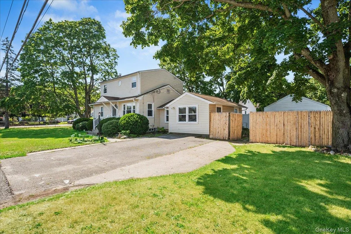 148 Saxton Street, Brookhaven, NY, 4 Bedrooms Bedrooms, 8 Rooms Rooms,2 BathroomsBathrooms,Residential,For Rent,Saxton,0,1022786 148 Saxton Street, Brookhaven, NY, 4 Bedrooms Bedrooms, 8 Rooms Rooms,2 BathroomsBathrooms,Residential,For Rent,Saxton,0,1022786