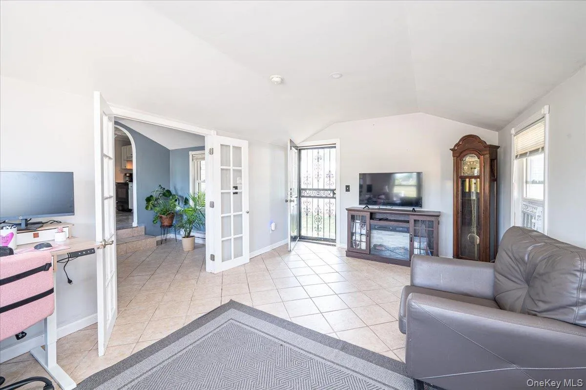 148 Saxton Street, Brookhaven, NY, 4 Bedrooms Bedrooms, 8 Rooms Rooms,2 BathroomsBathrooms,Residential,For Rent,Saxton,0,1022786 148 Saxton Street, Brookhaven, NY, 4 Bedrooms Bedrooms, 8 Rooms Rooms,2 BathroomsBathrooms,Residential,For Rent,Saxton,0,1022786
