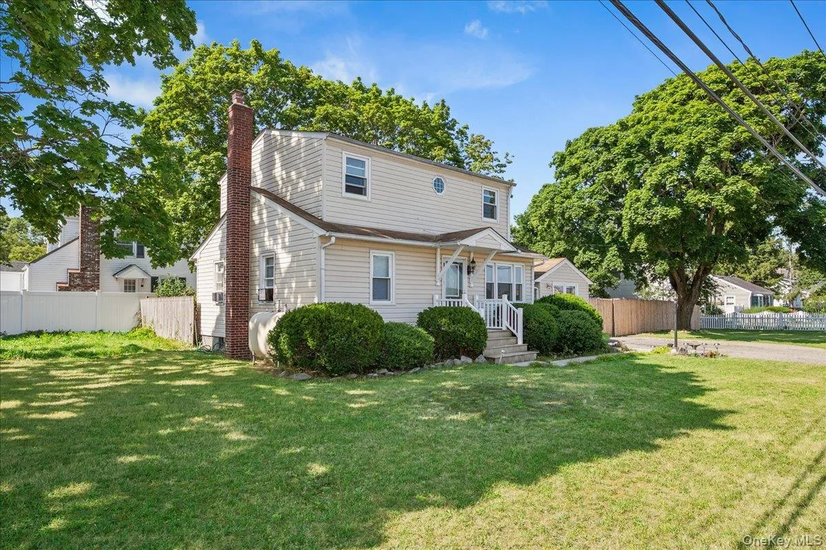 148 Saxton Street, Brookhaven, NY, 4 Bedrooms Bedrooms, 8 Rooms Rooms,2 BathroomsBathrooms,Residential,For Rent,Saxton,0,1022786 148 Saxton Street, Brookhaven, NY, 4 Bedrooms Bedrooms, 8 Rooms Rooms,2 BathroomsBathrooms,Residential,For Rent,Saxton,0,1022786