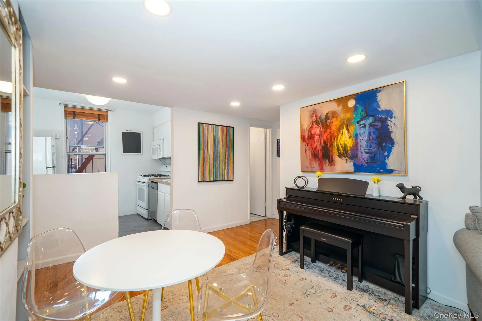 3185 Crescent Street, New York, NY, 2 Bedrooms Bedrooms, 4 Rooms Rooms,1 BathroomBathrooms,Residential,For Rent,Crescent,0,1022787 3185 Crescent Street, New York, NY, 2 Bedrooms Bedrooms, 4 Rooms Rooms,1 BathroomBathrooms,Residential,For Rent,Crescent,0,1022787