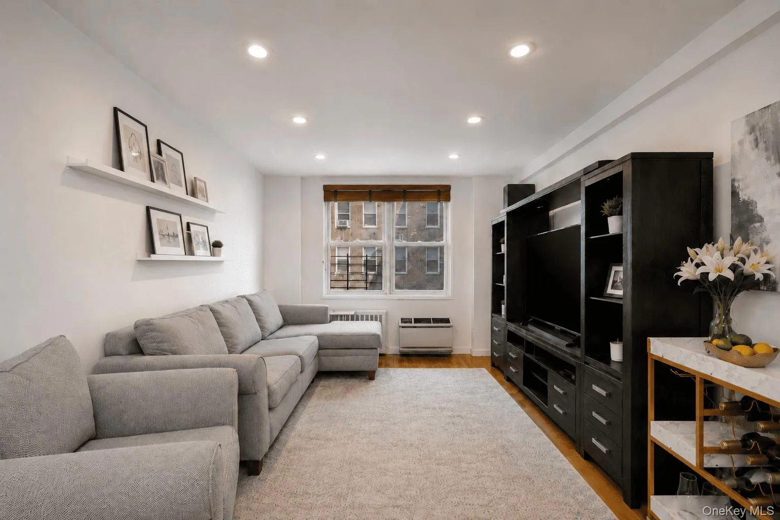 3185 Crescent Street, New York, NY, 2 Bedrooms Bedrooms, 4 Rooms Rooms,1 BathroomBathrooms,Residential,For Rent,Crescent,0,1022787 3185 Crescent Street, New York, NY, 2 Bedrooms Bedrooms, 4 Rooms Rooms,1 BathroomBathrooms,Residential,For Rent,Crescent,0,1022787