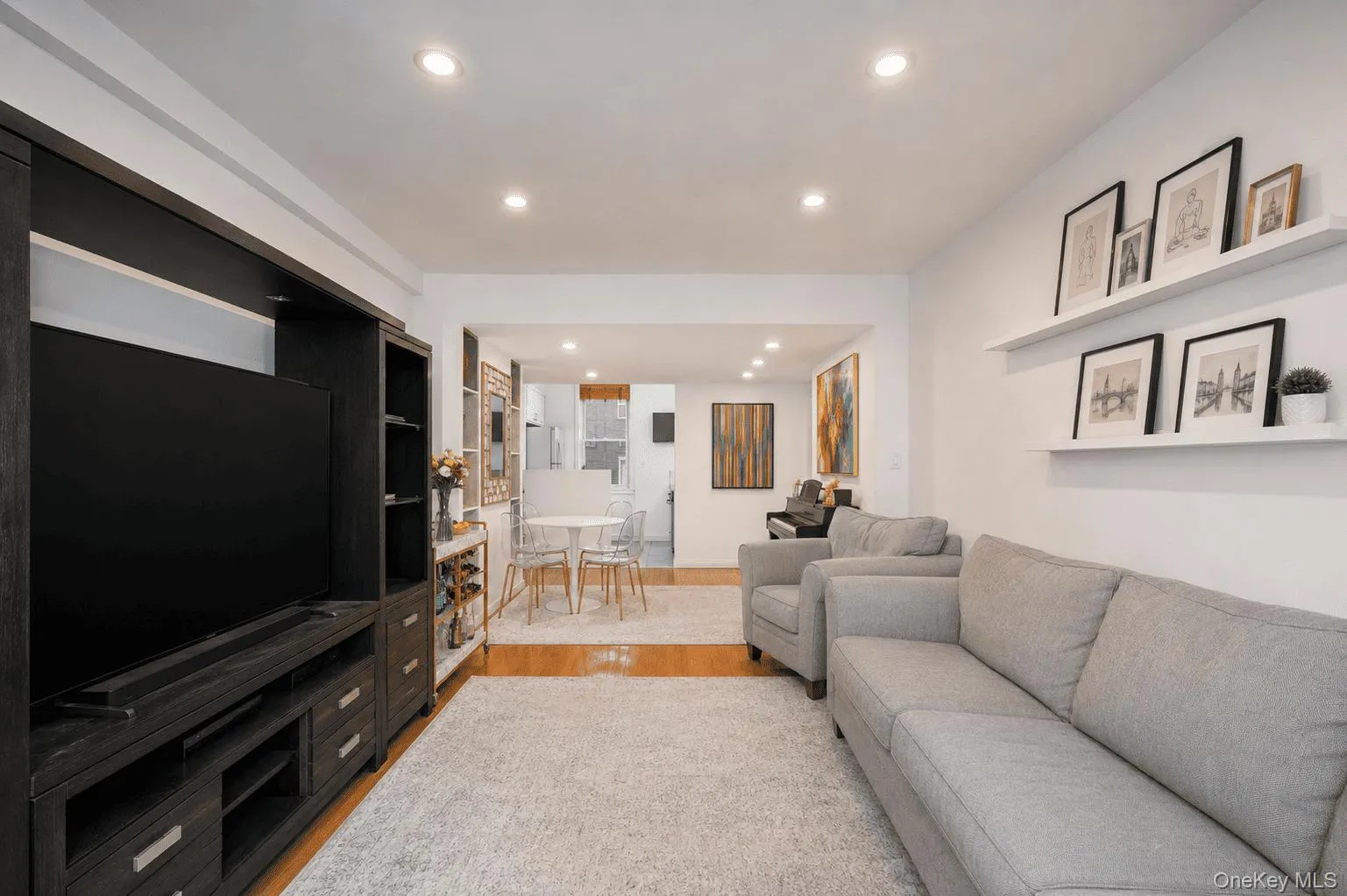 3185 Crescent Street, New York, NY, 2 Bedrooms Bedrooms, 4 Rooms Rooms,1 BathroomBathrooms,Residential,For Rent,Crescent,0,1022787 3185 Crescent Street, New York, NY, 2 Bedrooms Bedrooms, 4 Rooms Rooms,1 BathroomBathrooms,Residential,For Rent,Crescent,0,1022787
